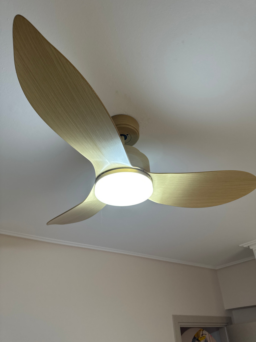 Telemax 46-YJ356 Ceiling Fan 117cm With Oak Light Fixture