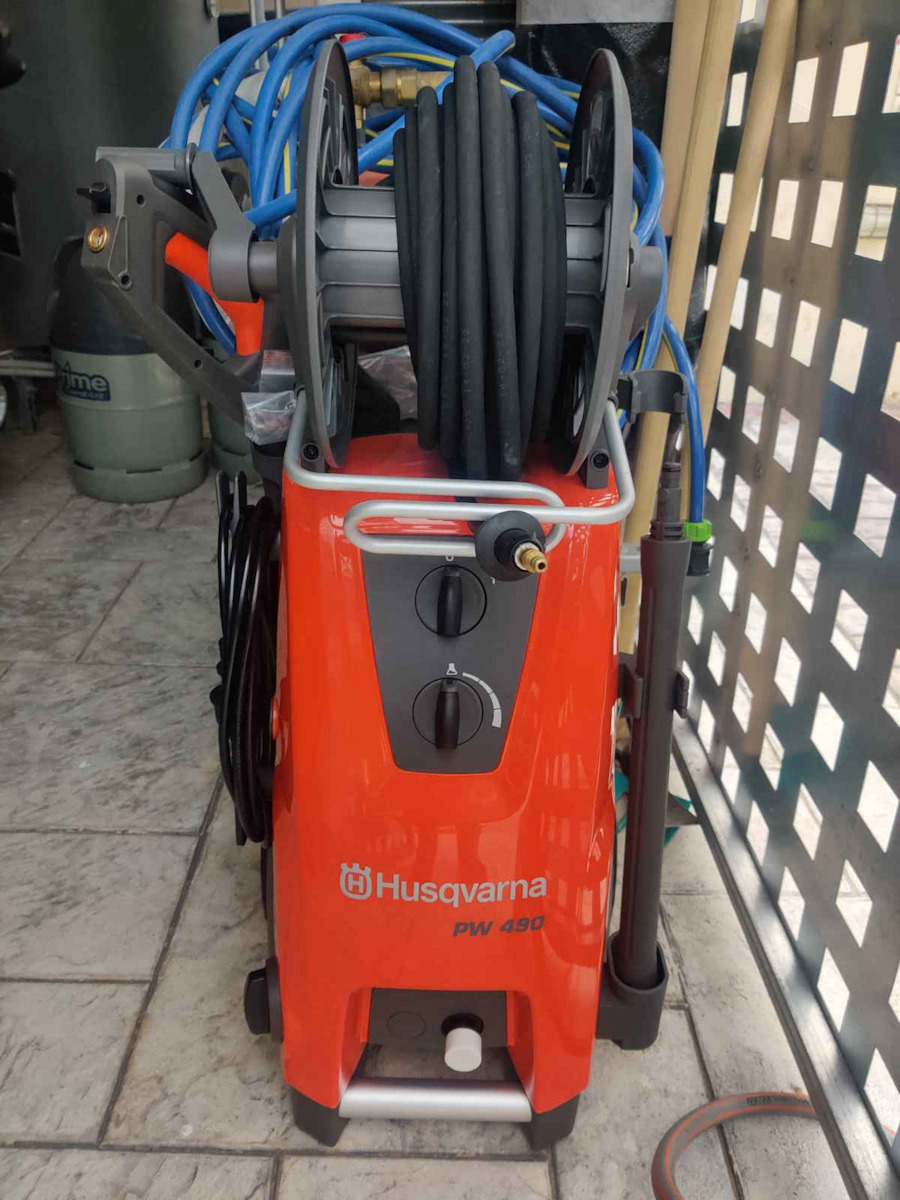 Husqvarna PW 490 Pressure Washer Electric 2400W with Pressure 190bar and Metal Pump