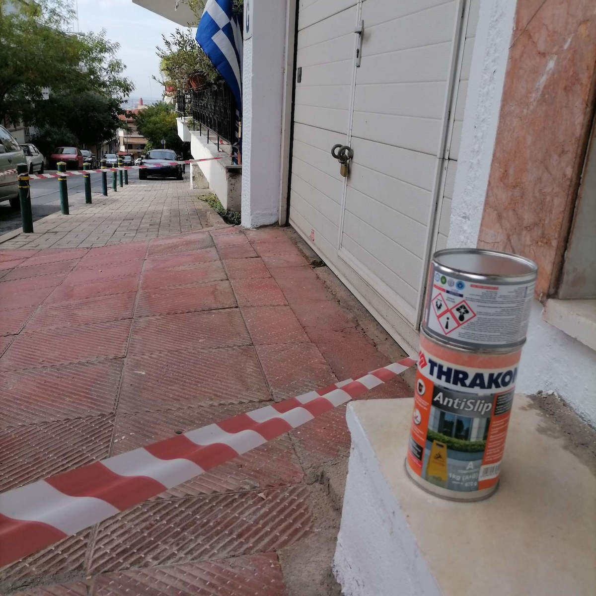 Thrakon Antislip Βερνίκι Επιφάνειας 2 Συστατικών Διαλύτου Άχρωμο Σατινέ 1lt