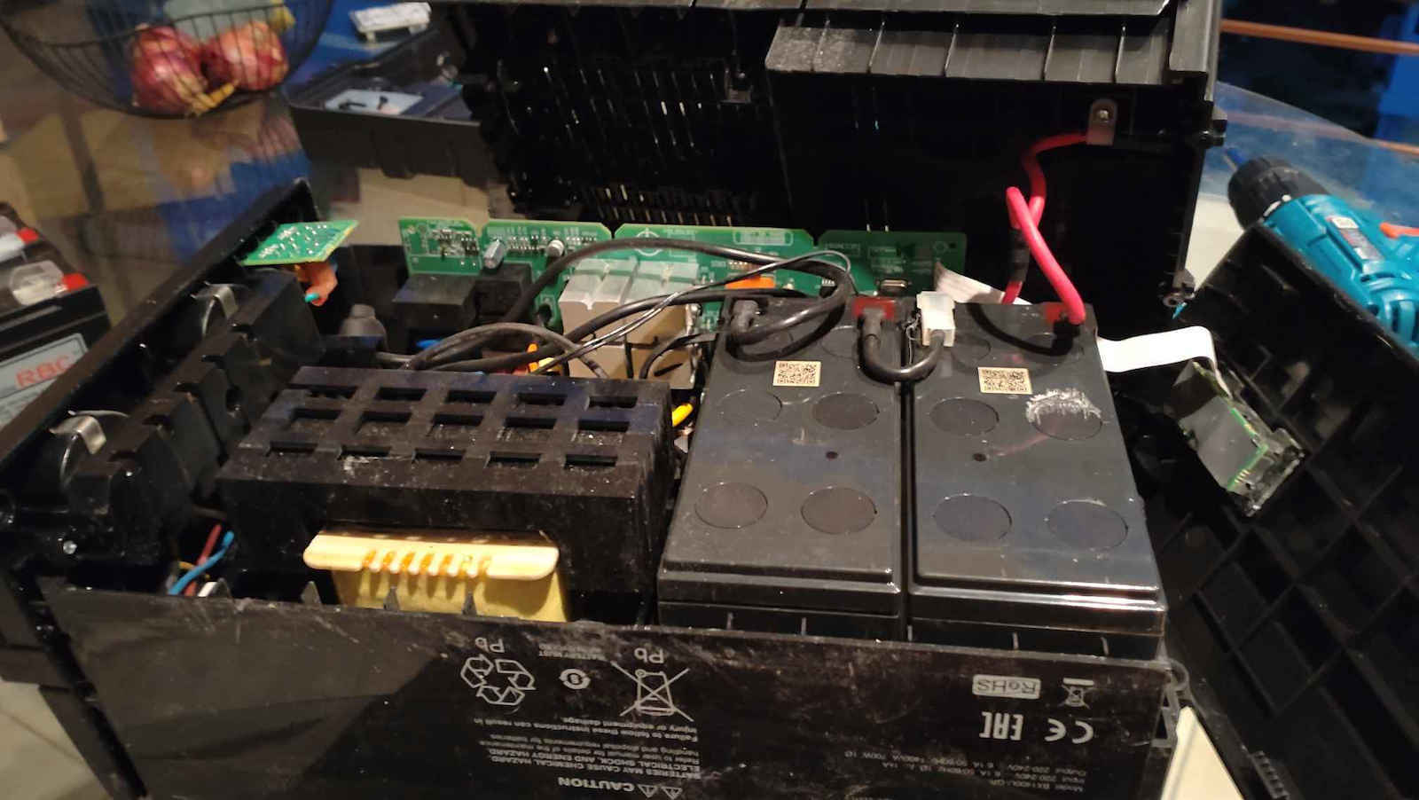 APC Replacement Cartridge 113 Батерия UPS с Капацитет 7Ах и Напрежение 24V 1бр