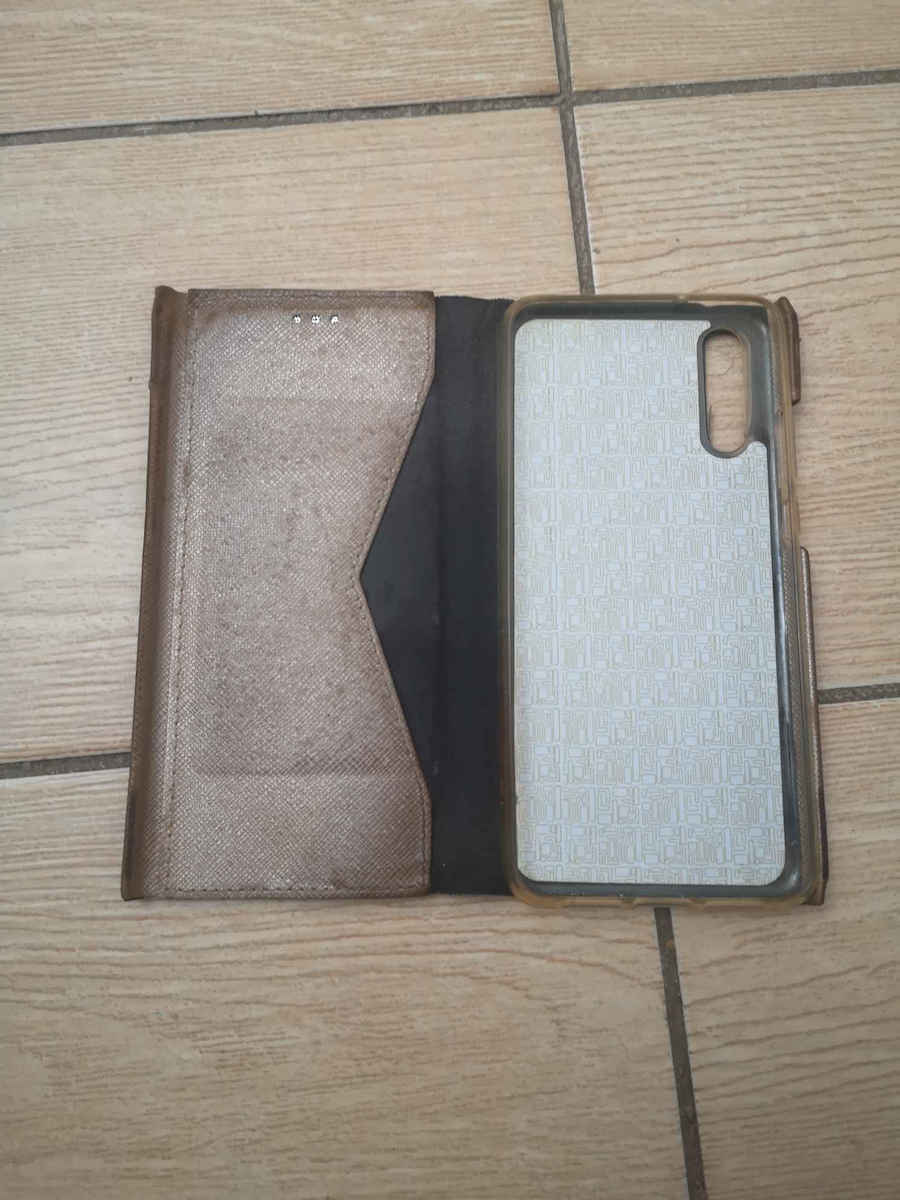 Senso Radius Stand Book Δερματίνης Χρυσό (Huawei P20)