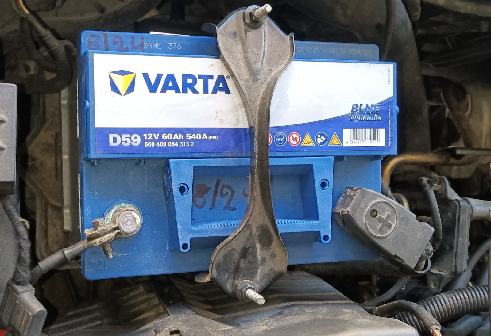 Varta Моля, преведете само текстовите възли на Liquid шаблона на български език, запазвайки началния синтаксис и HTML таговете, без да променяте нищо между '{' и '}' : Μπαταрия За автомобил Blue Dynamic D59 с Капацитет 60Ах и CCA 540A