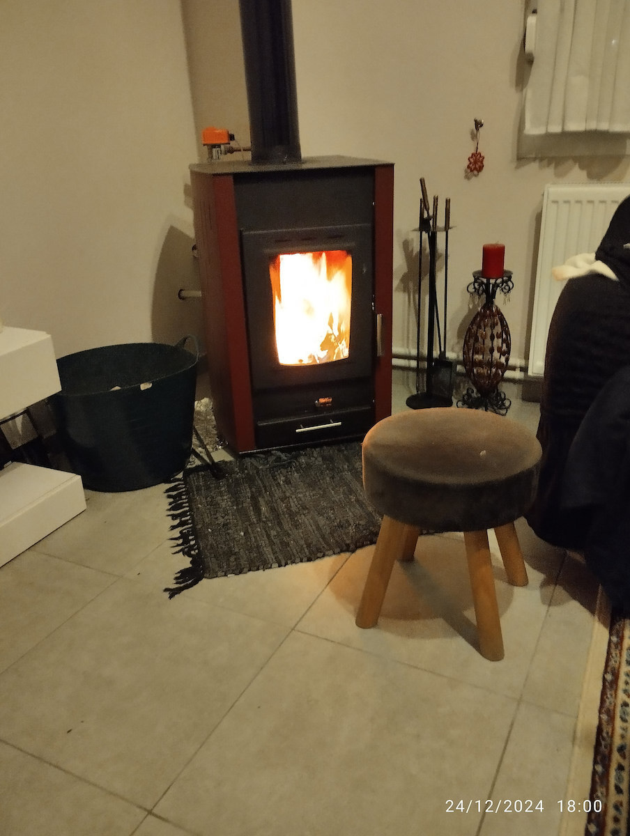 Thermiki ATS Hydro 25 Χαλύβδινη Ξυλόσομπα Καλοριφέρ 25kW Μπορντό