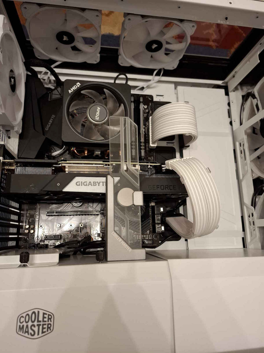 CoolerMaster Atlas Argb GPU Holder