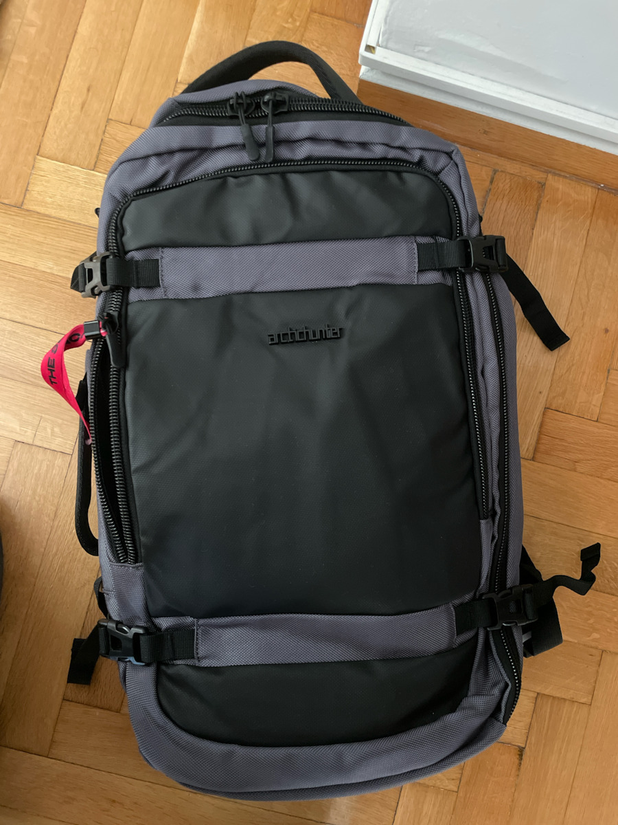 Arctic Hunter B00188 Backpack for Laptop 15.6" with USB Port in Gray Color