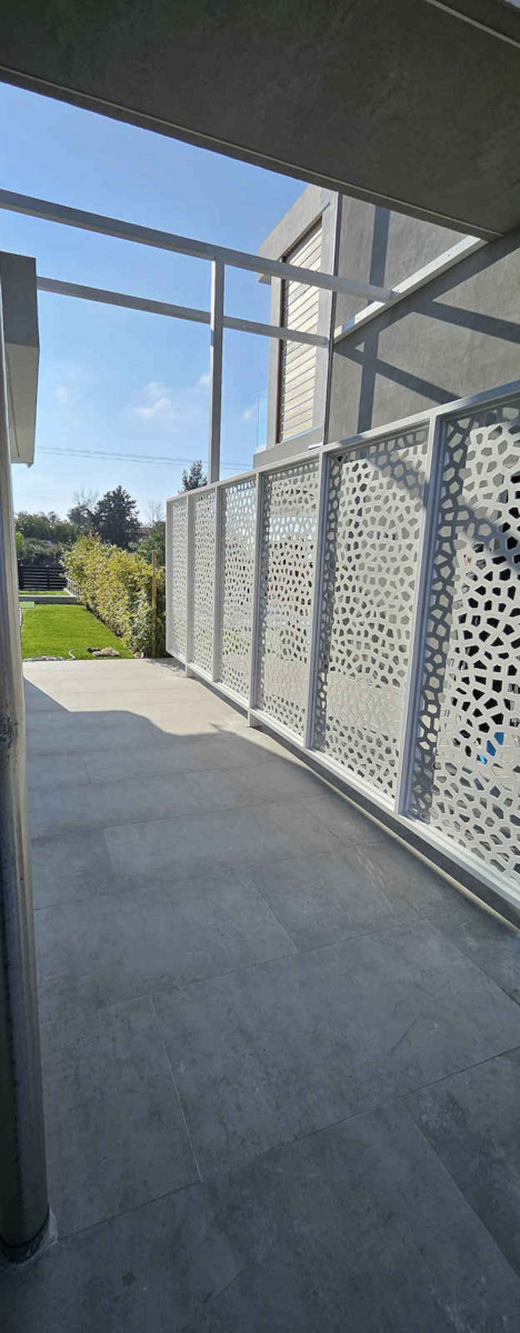 Garden Trellis Mosaic Made of Plastic in White Colour 100x200cm