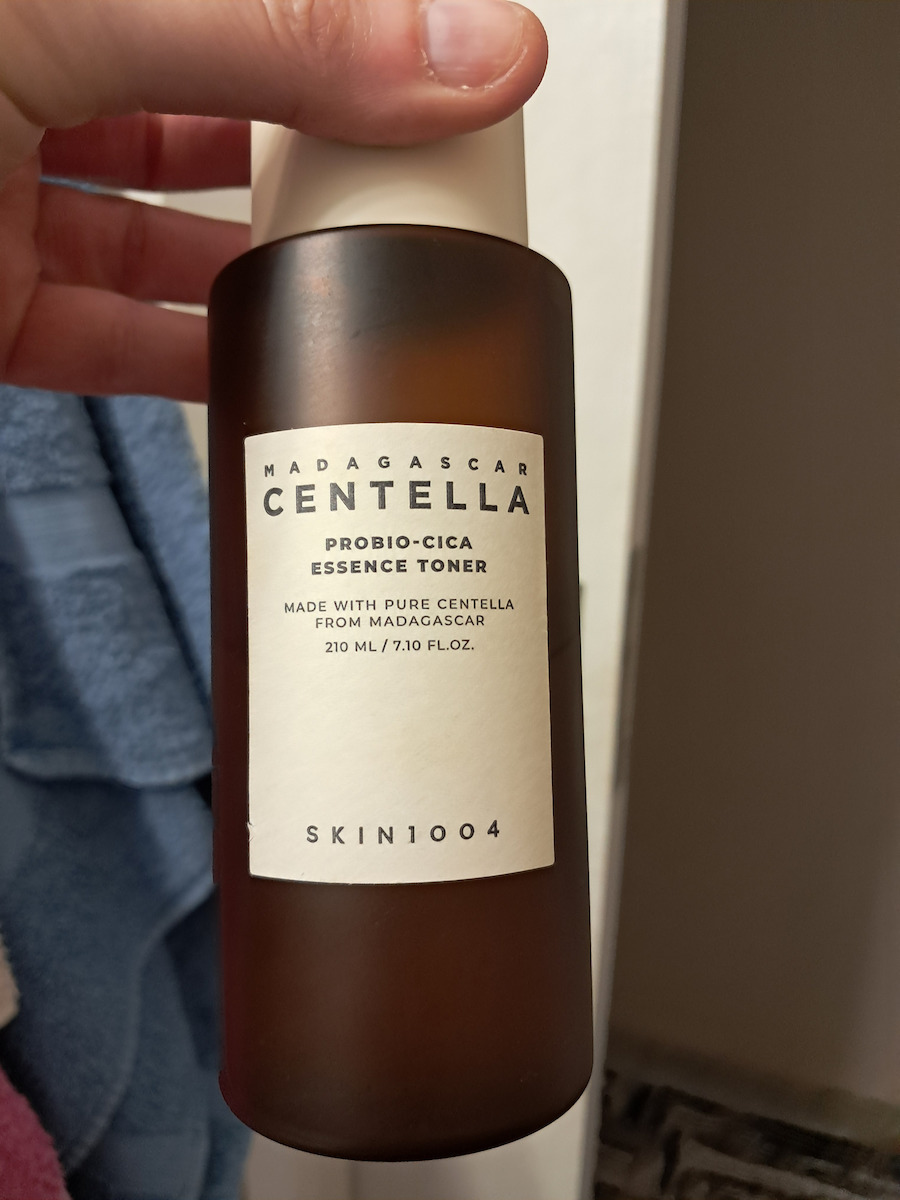 Skin1004 Beruhigend & Feuchtigkeitsspendend Serum Gesicht mit Hyaluronsäure für Revitalisierung & Nahrung 210ml