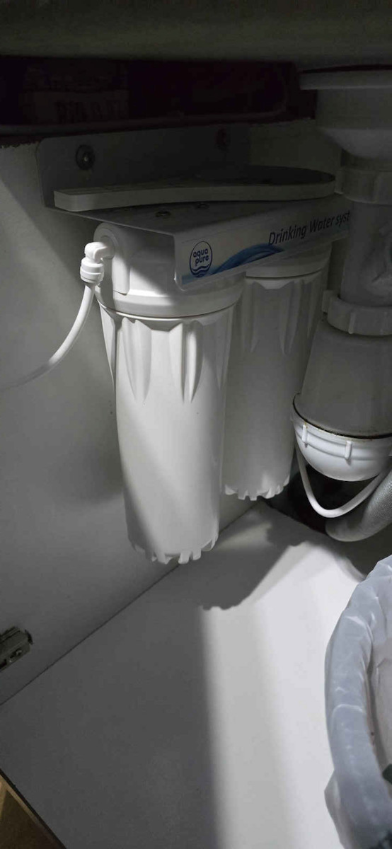 Aqua Pure APDUC 14 Double Under Sink Water Filter System ½" with Faucet & Replacement Filter