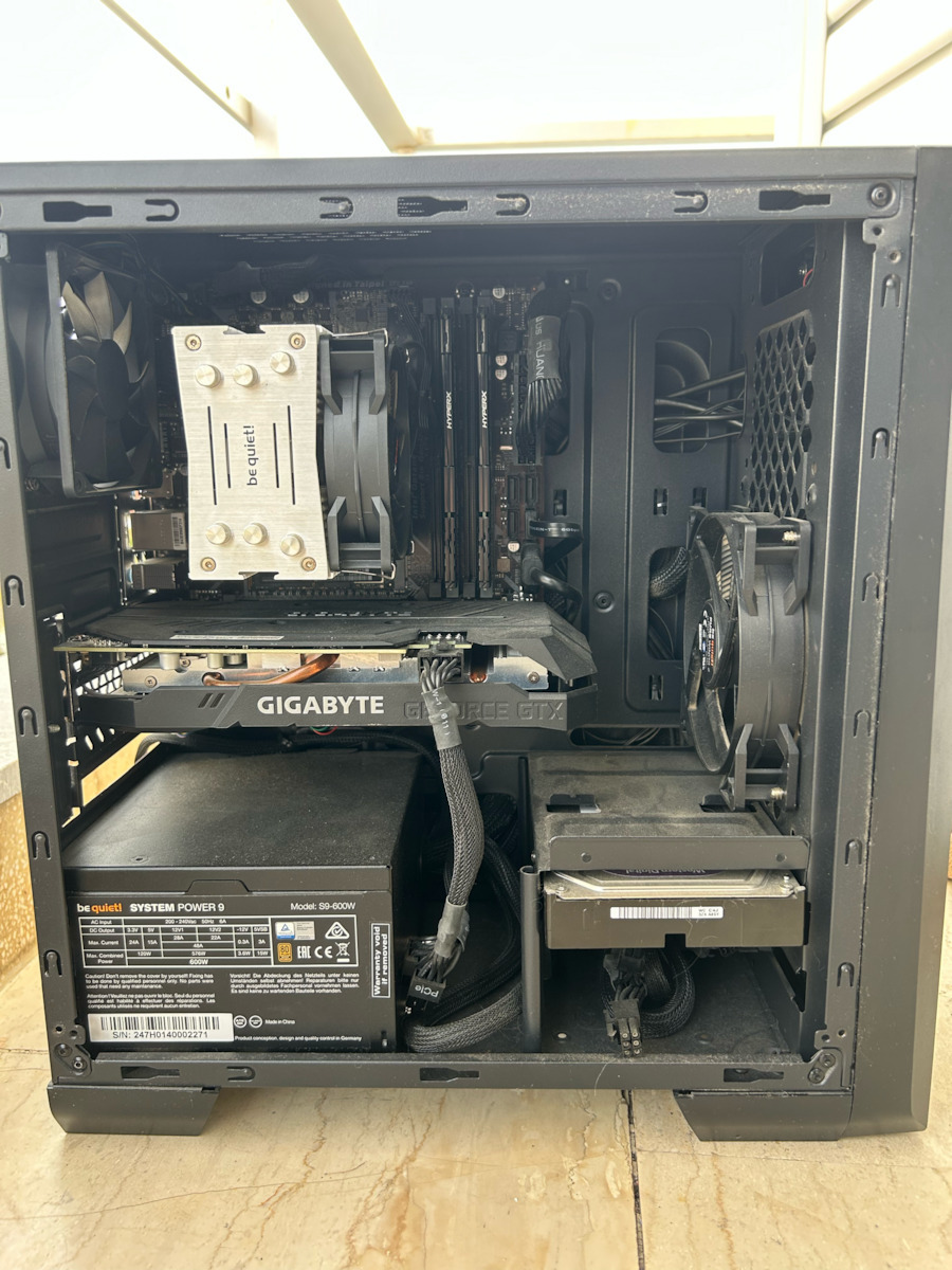 Aerocool Cylon Mini Tempered Glass Gaming Mini Tower Κουτί Υπολογιστή με Πλαϊνό Παράθυρο και RGB Φωτισμό Μαύρο