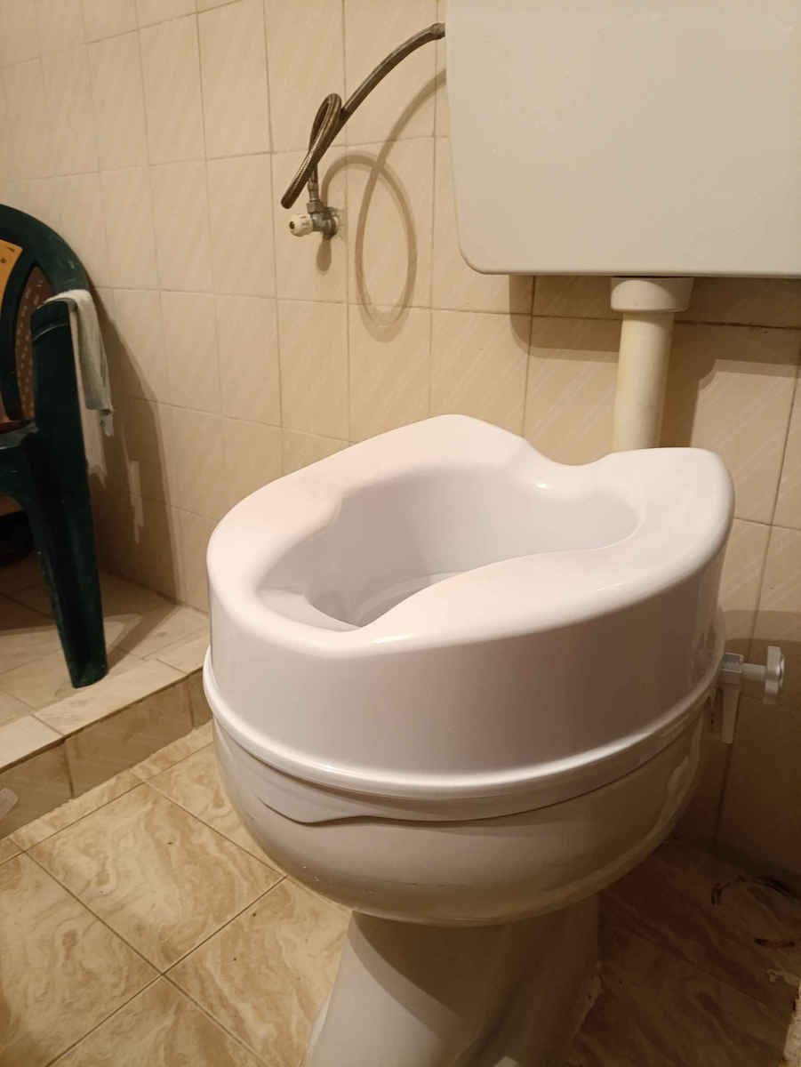 Vita Orthopaedics Toilet Seat Riser with Bolts 15cm 09-2-041