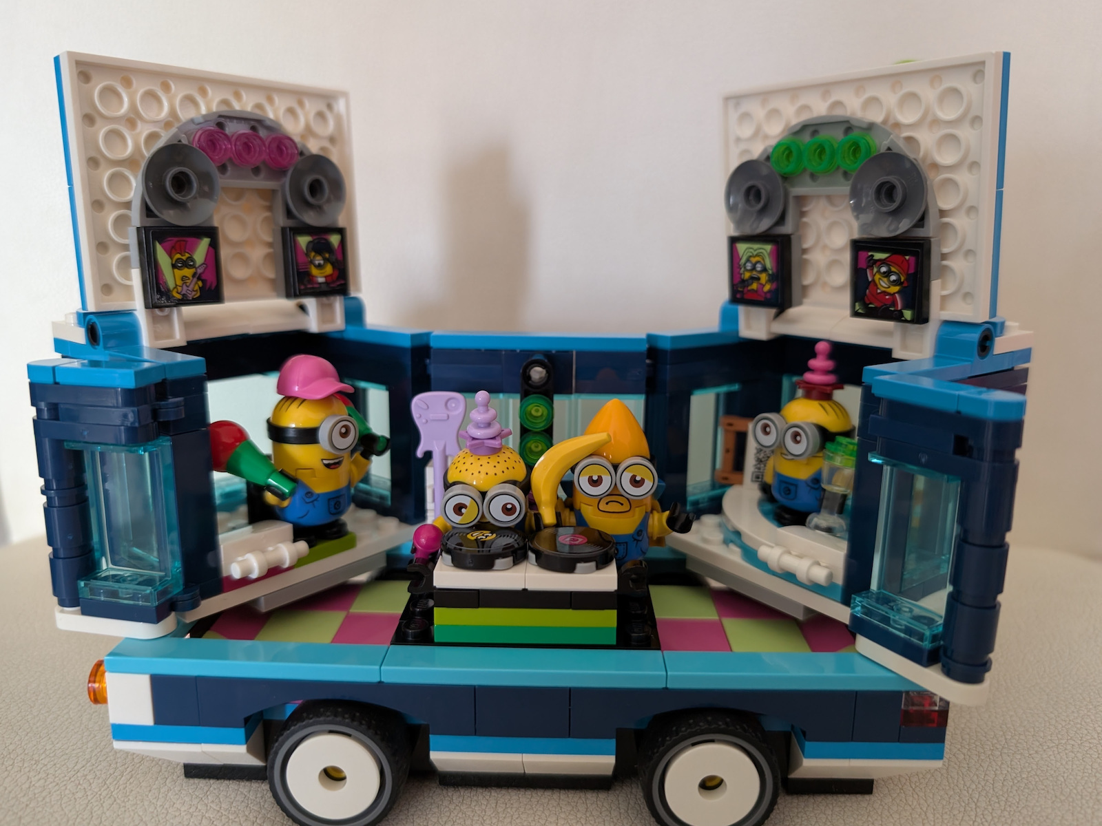 LEGO Minions Music Party Bus for Ages 7+ 379 Pieces