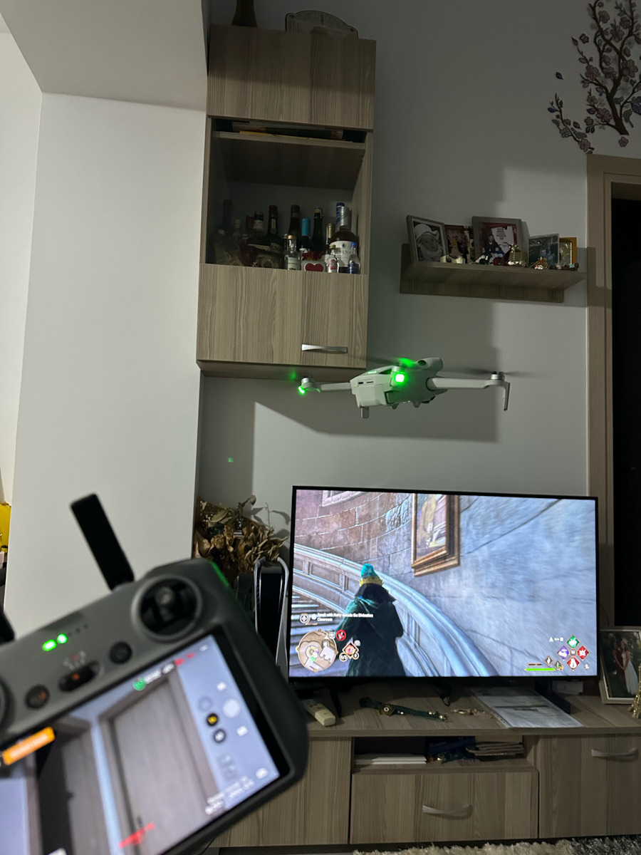 DJI Mini 4 Pro Drone Standard 5.8 GHz with Camera 4K 60fps and Controller