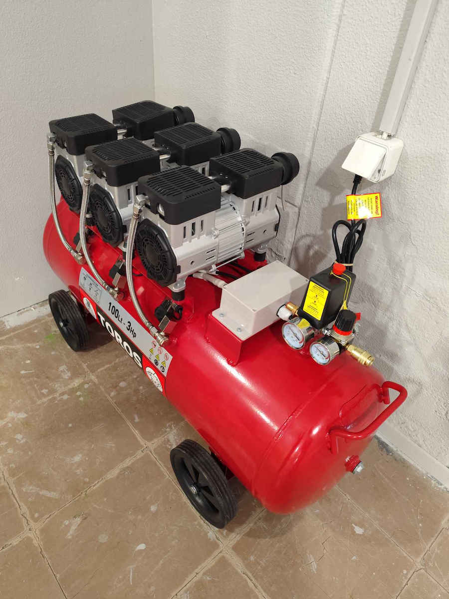 Toros Oilfree Single-Phase Air Compressors with Power 3hp and Airtank 100lt 40128