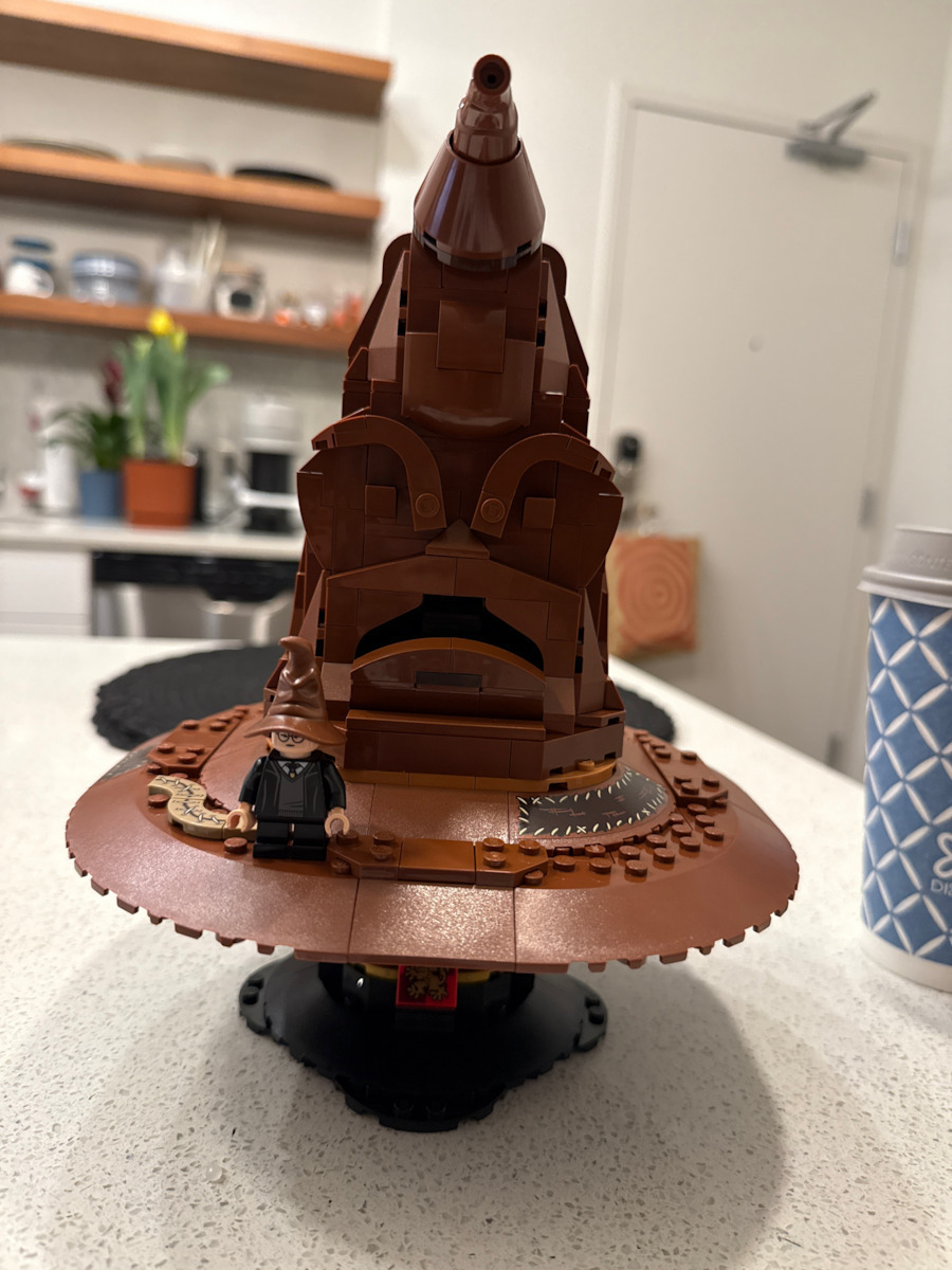 LEGO Harry Potter Talking Sorting Hat for 18+ Years 561 Pieces