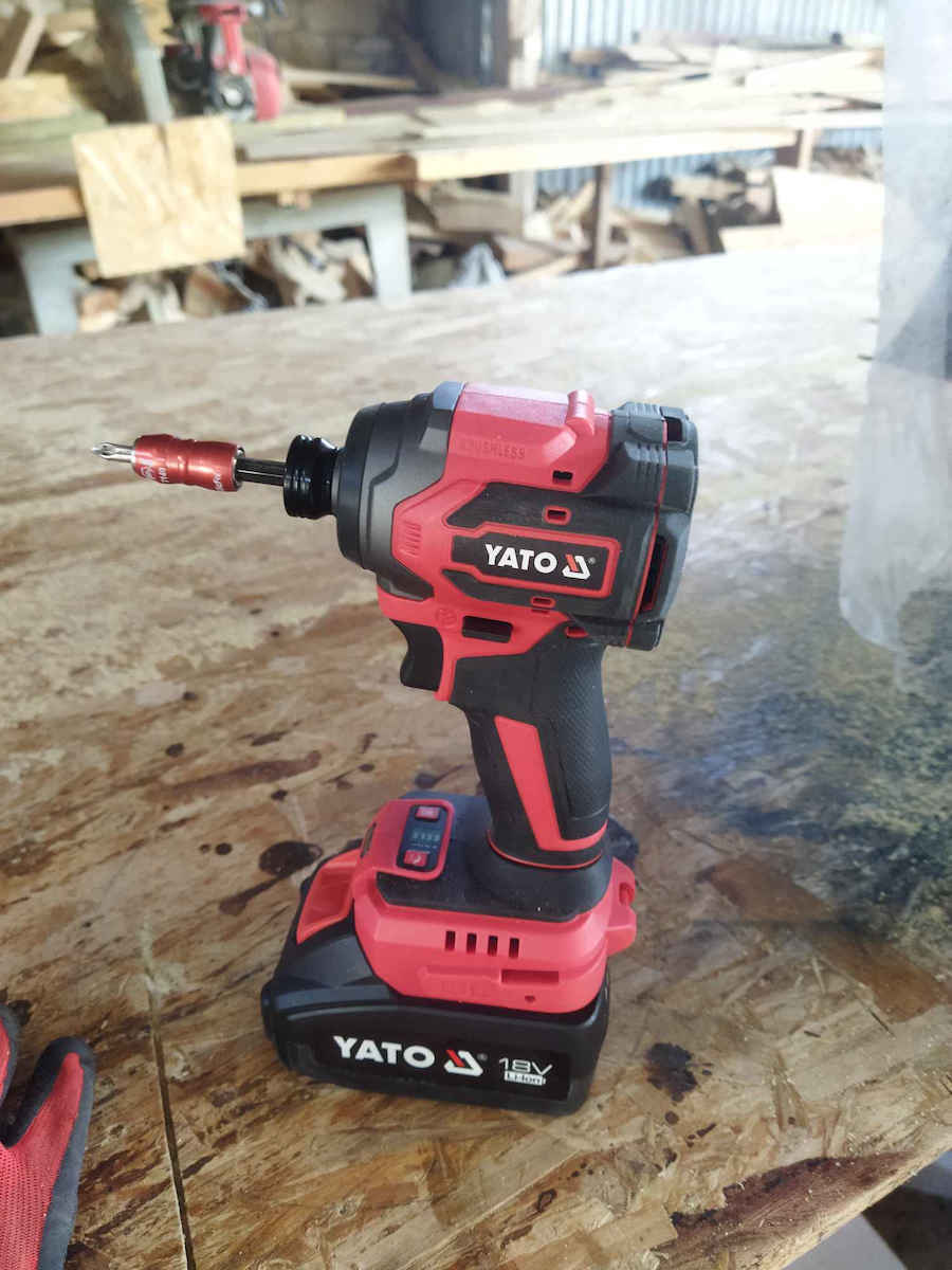 Yato YT-82798 Brushless 18V 1x4Ah Battery Impact Screwdriver