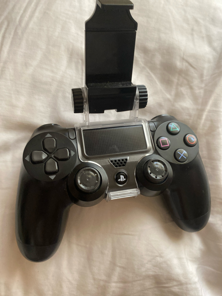Dobe Mobile Phone Clamp Βάση Φόρτισης για 1 χειριστήριο PS4 Στήριξης Κινητού Μαύρη