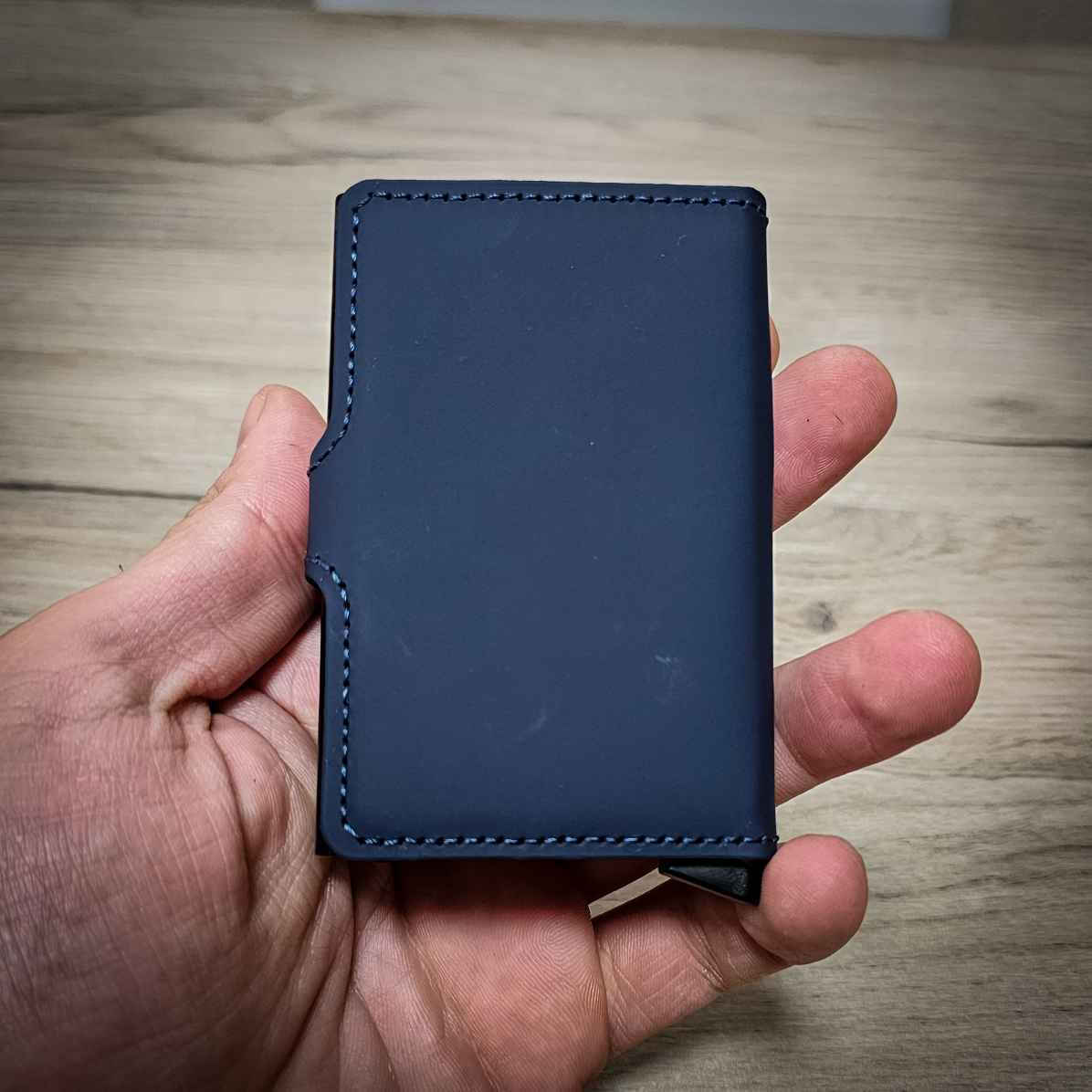 Miniwallet Matte Portofel bărbătesc Carduri cu RFID și mecanism Slide Negru