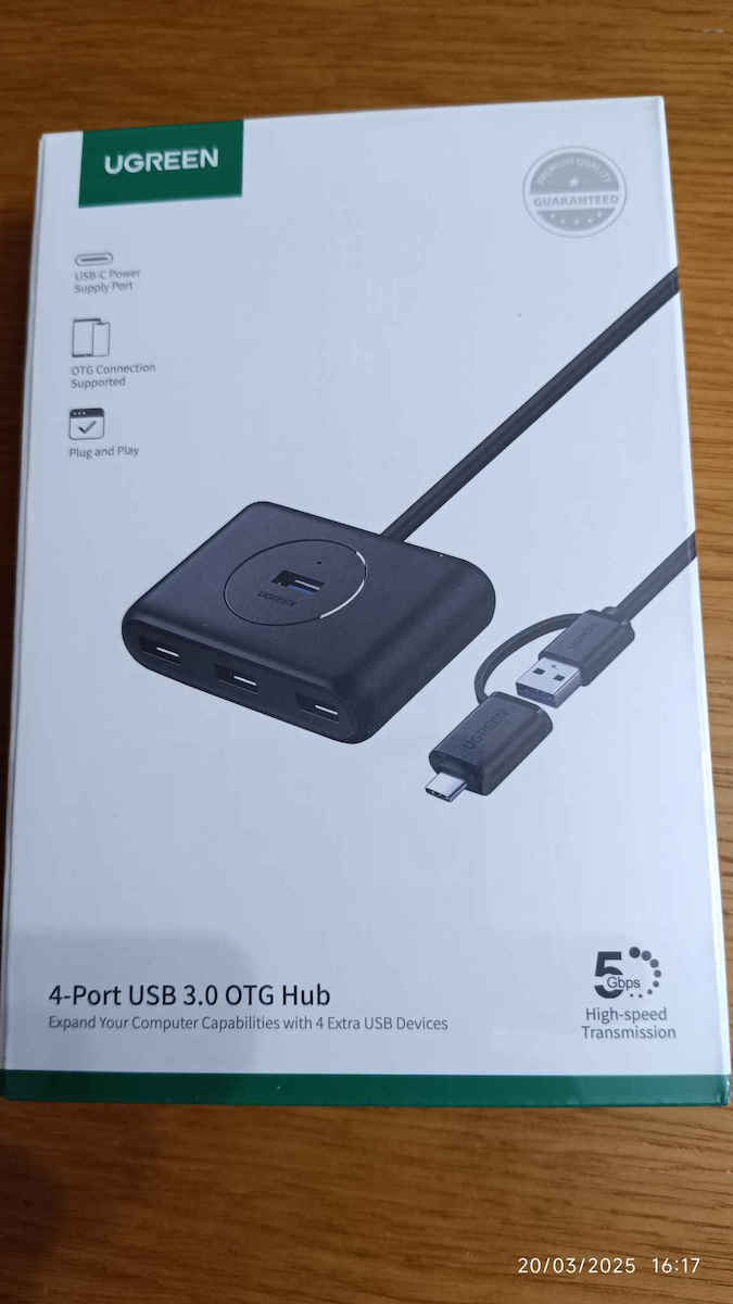 Ugreen CR113 Hub 4 Porturi USB 3.0 cu Conectare USB-A / USB-C