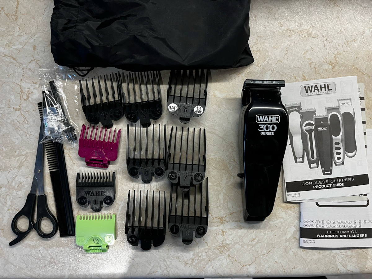 Wahl Professional Home Pro 300Limited Edition Επαγγελματική Επαναφορτιζόμενη Κουρευτική Μηχανή Μαύρη 20602-0460