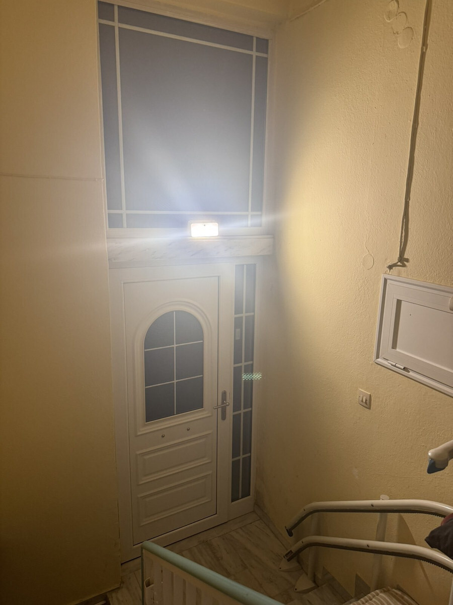 Adeleq Στεγανός Ηλιακός Προβολέας LED 8W Θερμό Λευκό 3000K με Αισθητήρα Κίνησης και Φωτοκύτταρο IP65