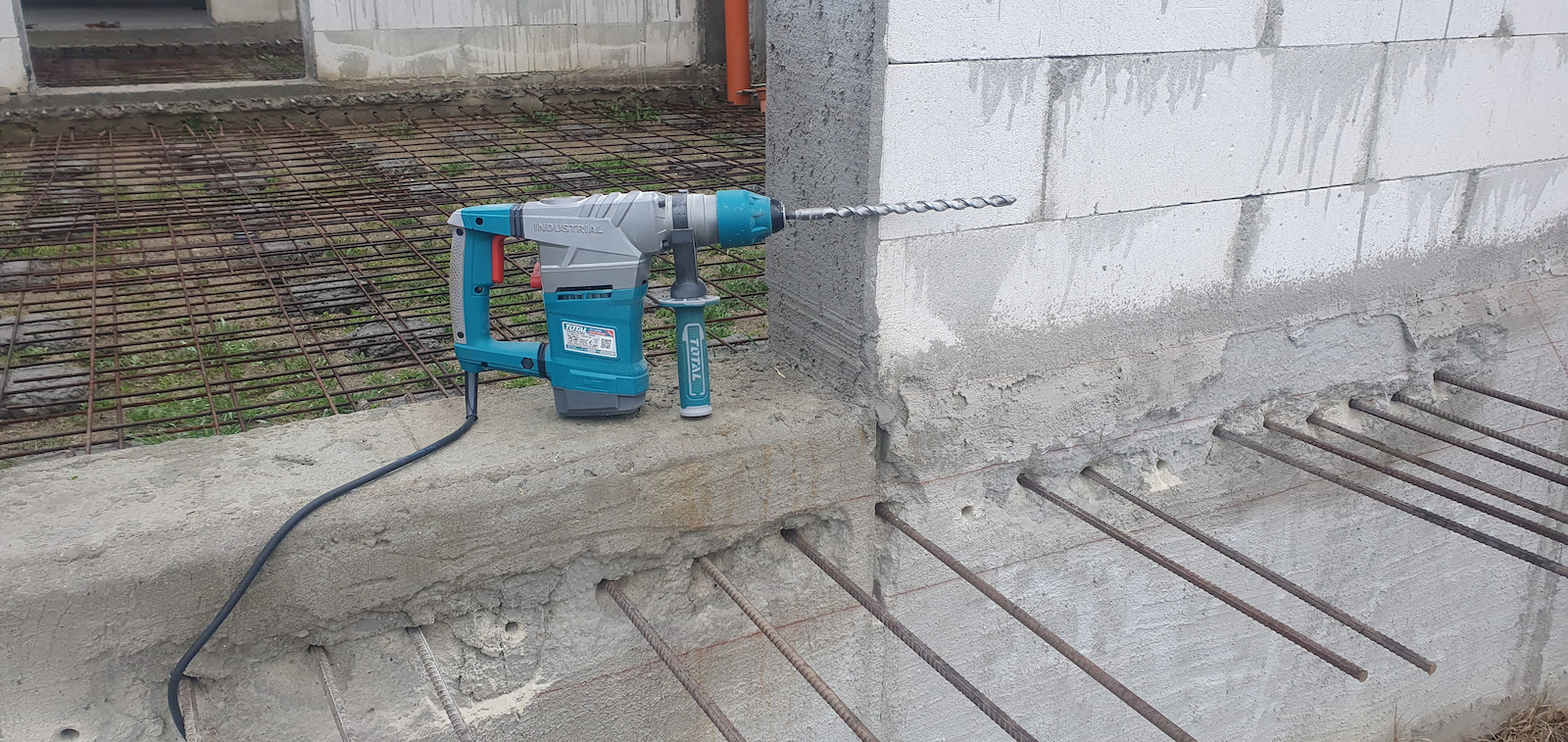 Total Κρουστικό Σκαπτικό Πιστολέτο Ρεύματος 1800W με Υποδοχή SDS Plus