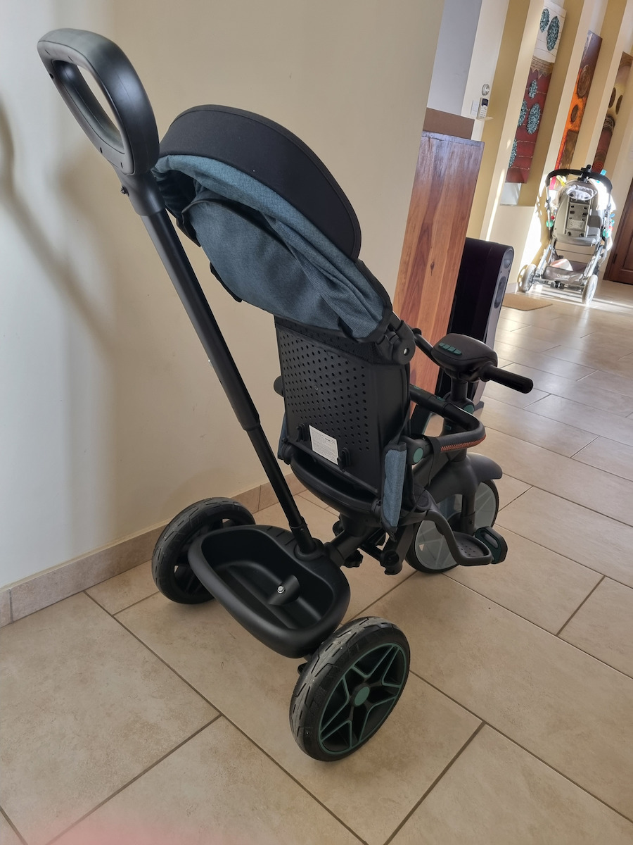 Chipolino Derby Tricicletă Pentru Copii Cu Mâner Pentru Părinți Obsidian