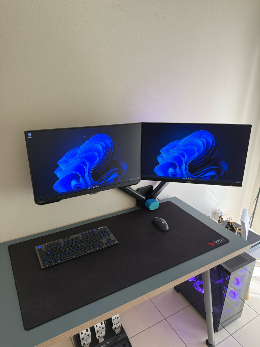 Brateck LDA32-114 Wall Mounted Stand for 2 Monitors up to 32"