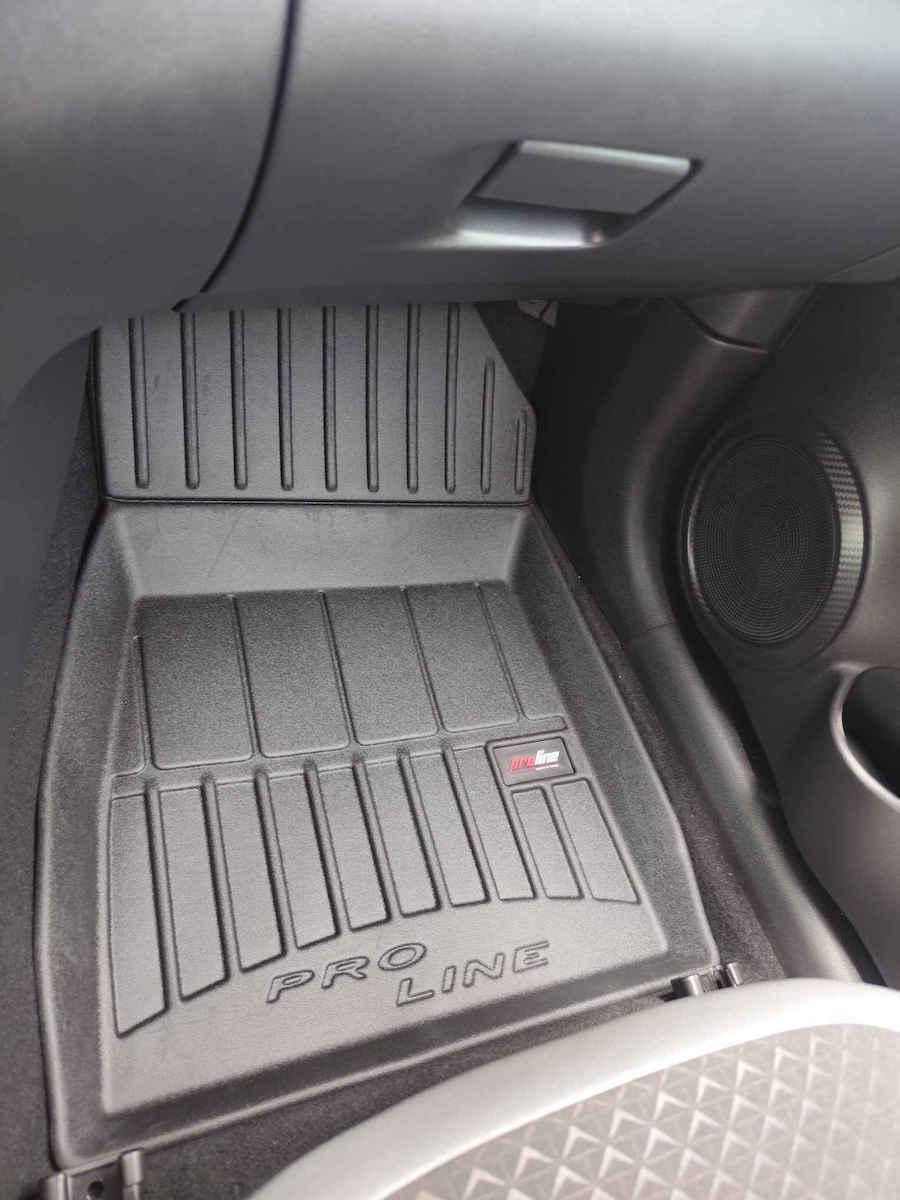 Frogum Set of Front and Rear Mats 4pcs Tray Type for Nissan Juke 2019 Black