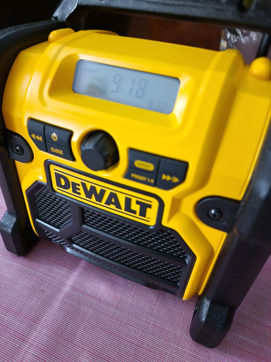 DEWALT DCR019 Portable Radio Rechargeable Yellow