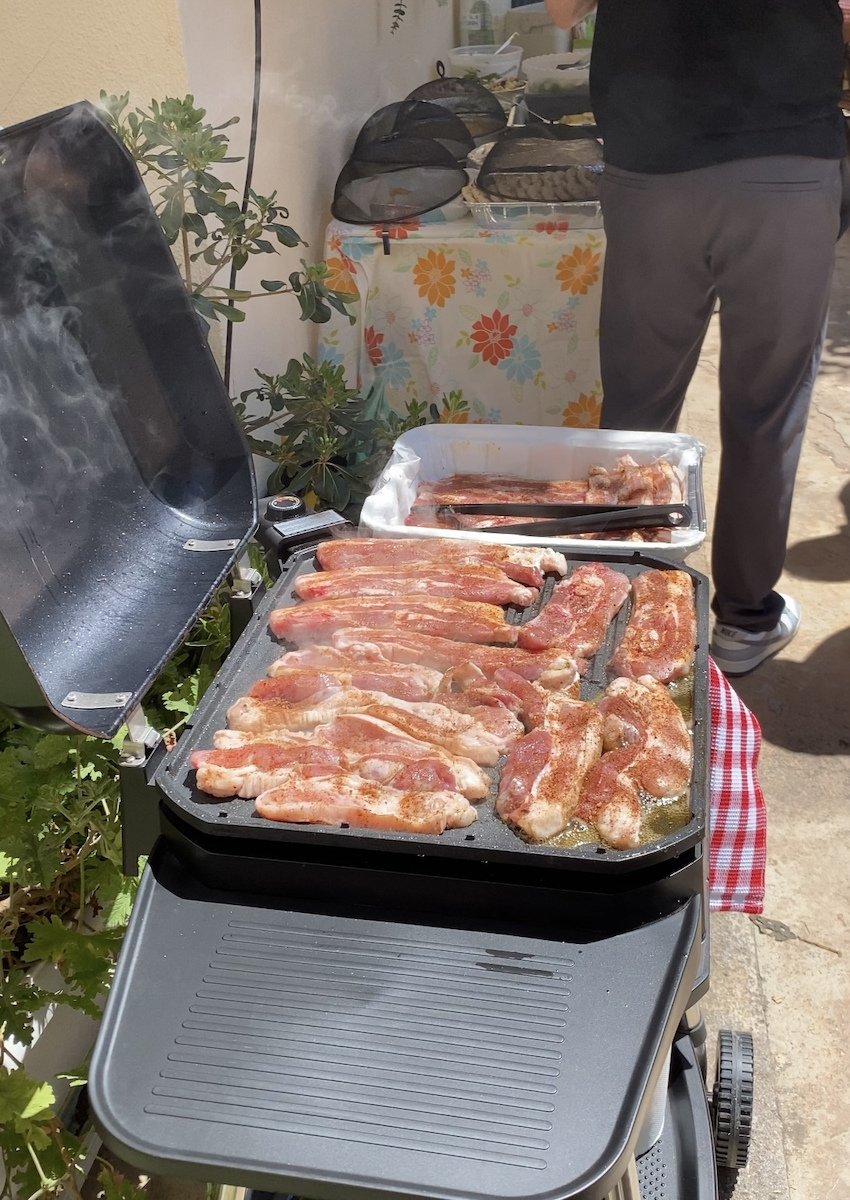 Primo PRBQ-40499 With Legs Electric Grill Smooth and Ribbed Plate 3050W with Lid and Adjustable Thermostat 41.8cmx37.3cmcm
