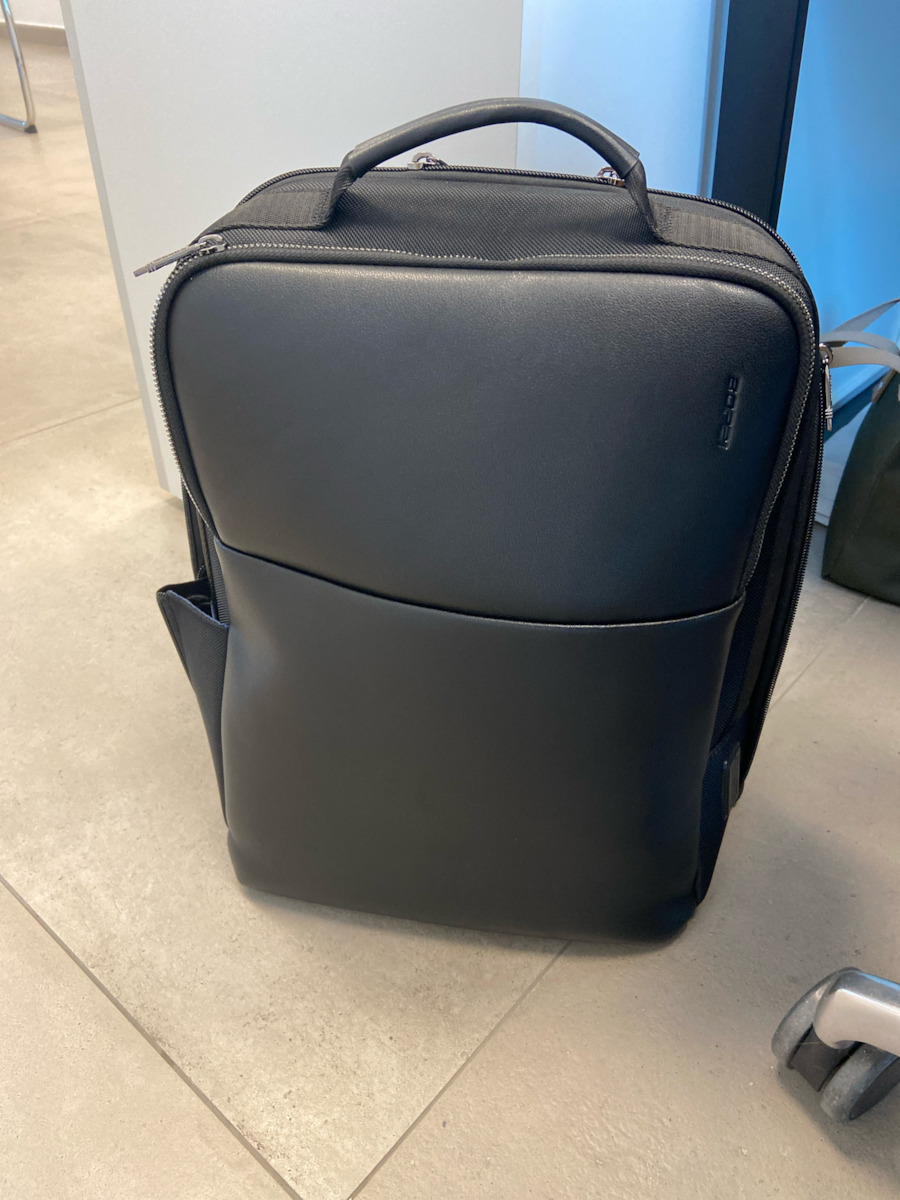 Bopai Τσάντα Πλάτης για Laptop 15.6" με Θύρα USB σε Μαύρο χρώμα 61-18911