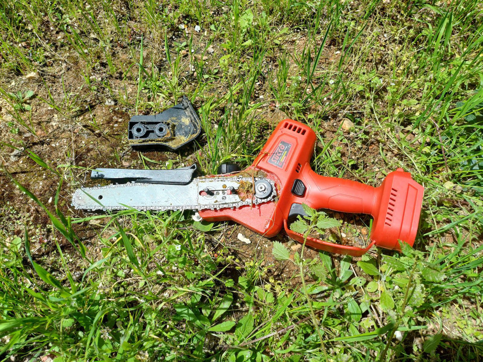 Sucko Pruning Battery Chainsaw 2x4Ah Brushless 21V 1.45kg with Blade 20cm