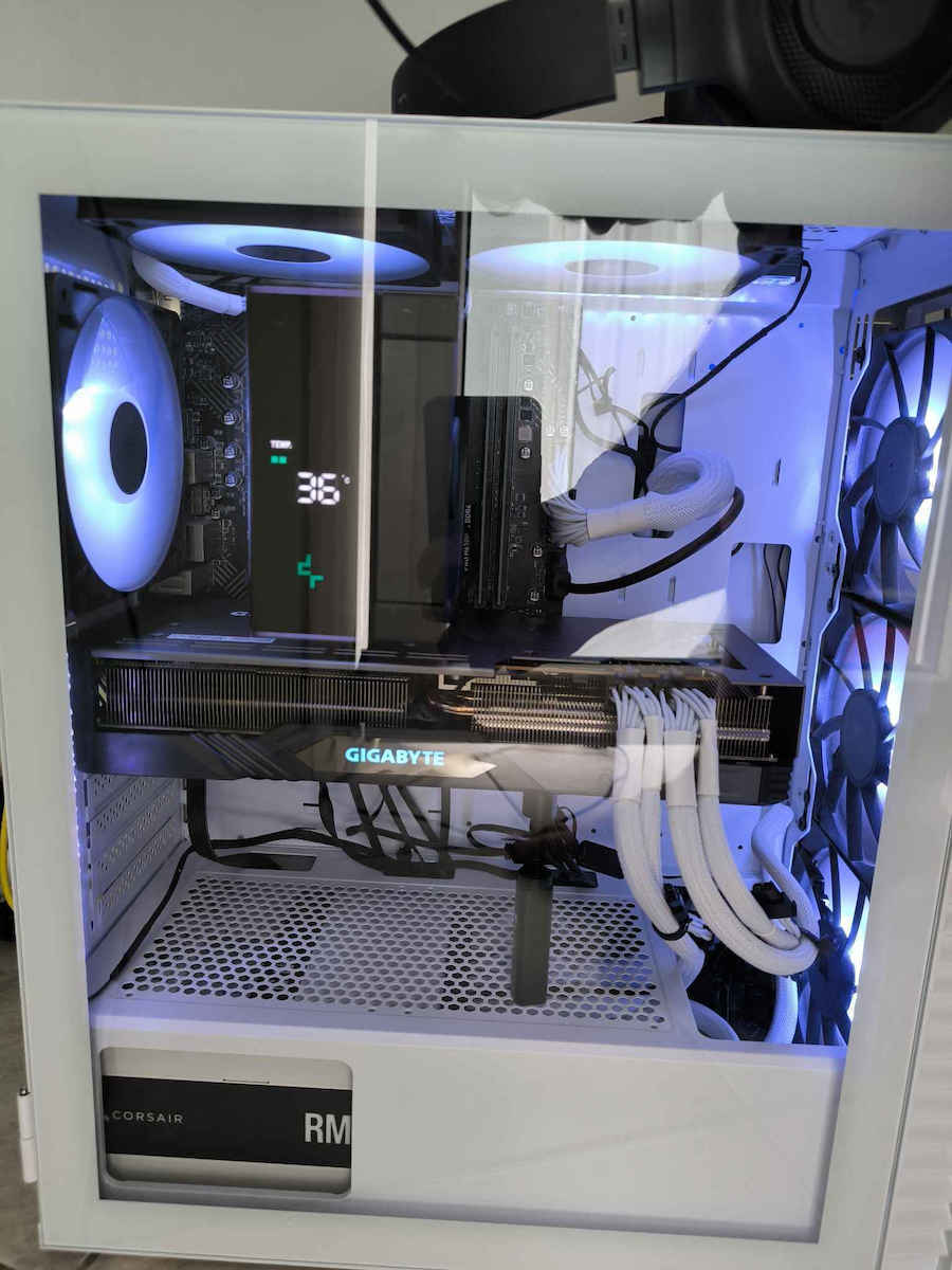 Gigabyte Radeon RX 7700 XT 12GB GDDR6 Gaming-OC Grafikkarte