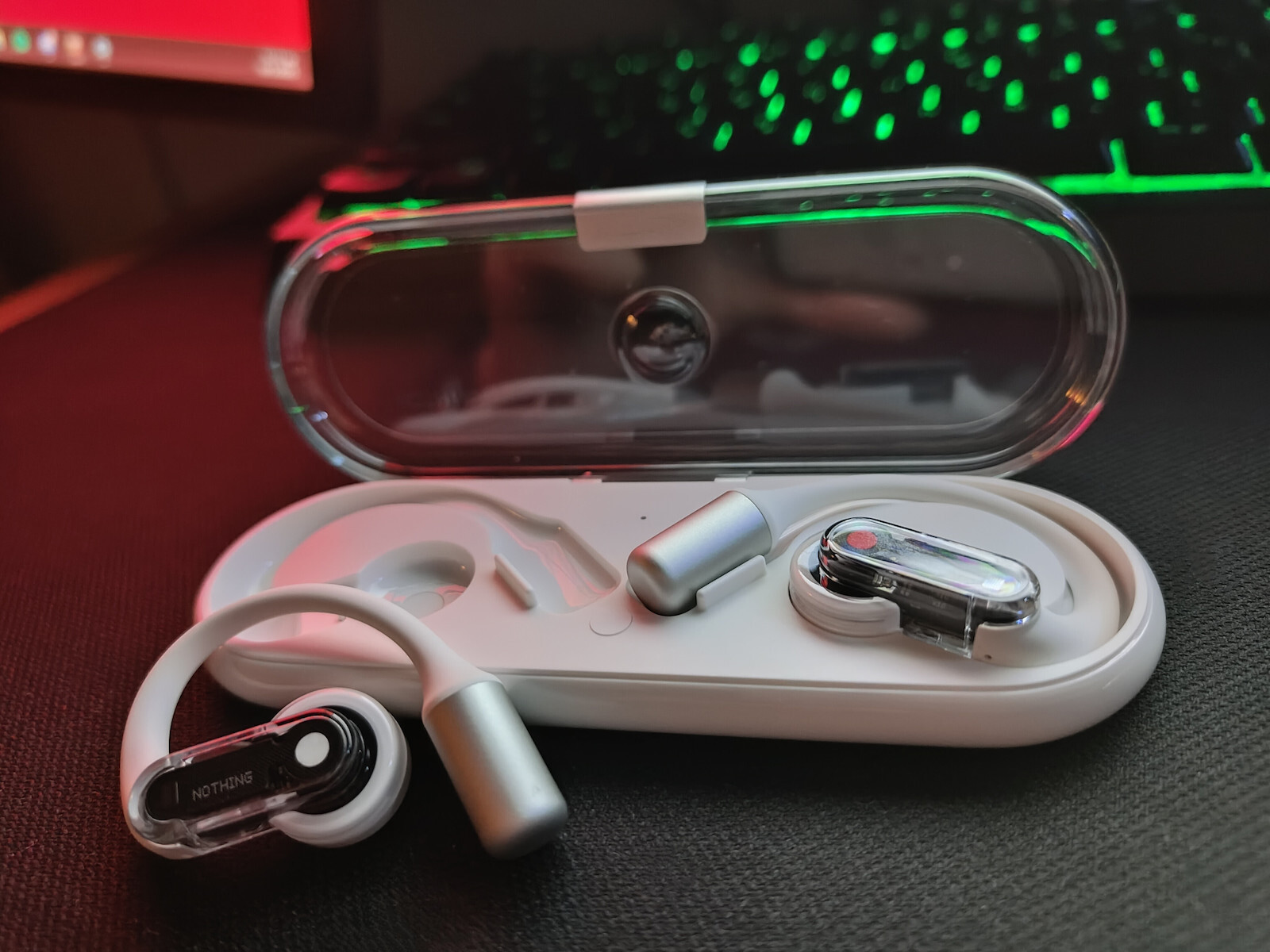 Nothing Ear (open) Отворено ухо Bluetooth хендсфри Слушалки с Устойчивост на Пот и Кутийка за Зареждане Бял