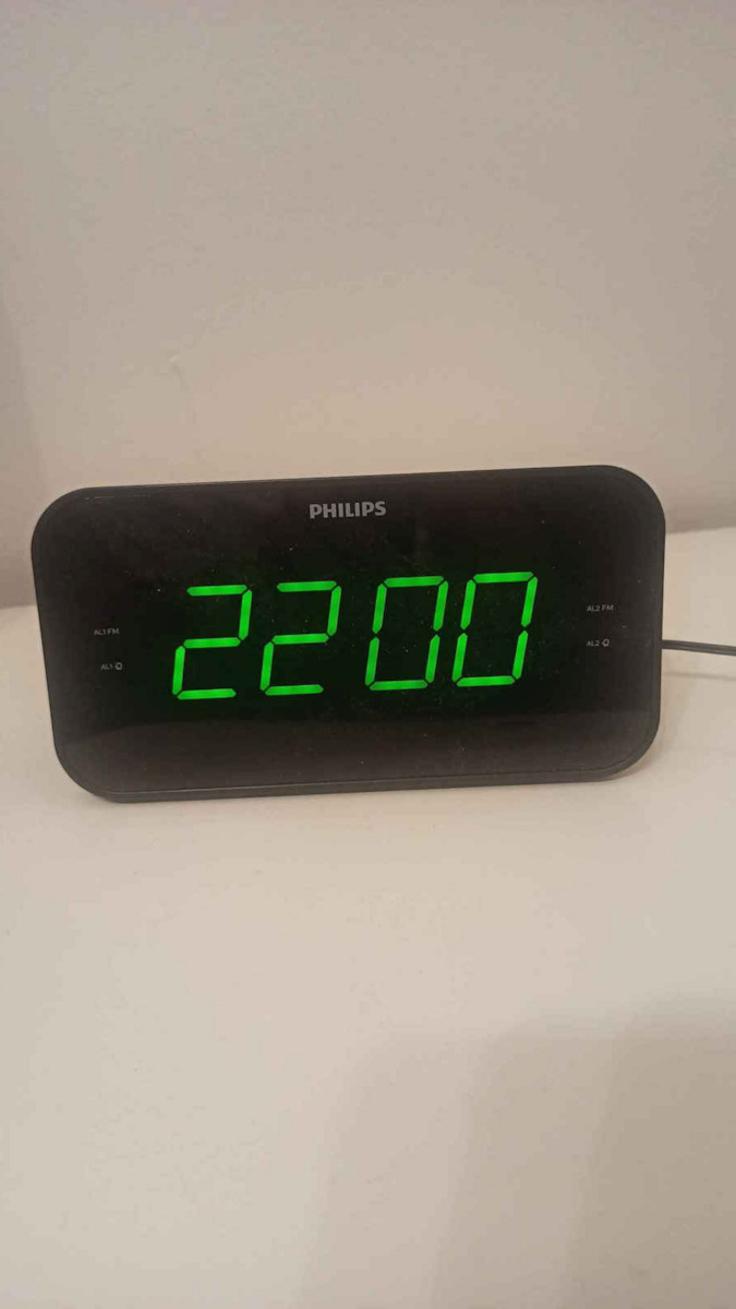 Philips Tabletop Digital Clock with Alarm & Radio TAR3306/12