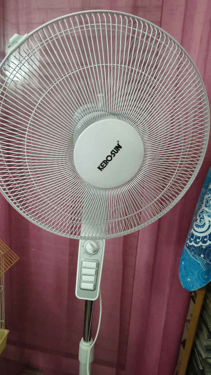 Kerosun Ανεμιστήρας Ορθοστάτης 60W Διαμέτρου 40cm Λευκός
