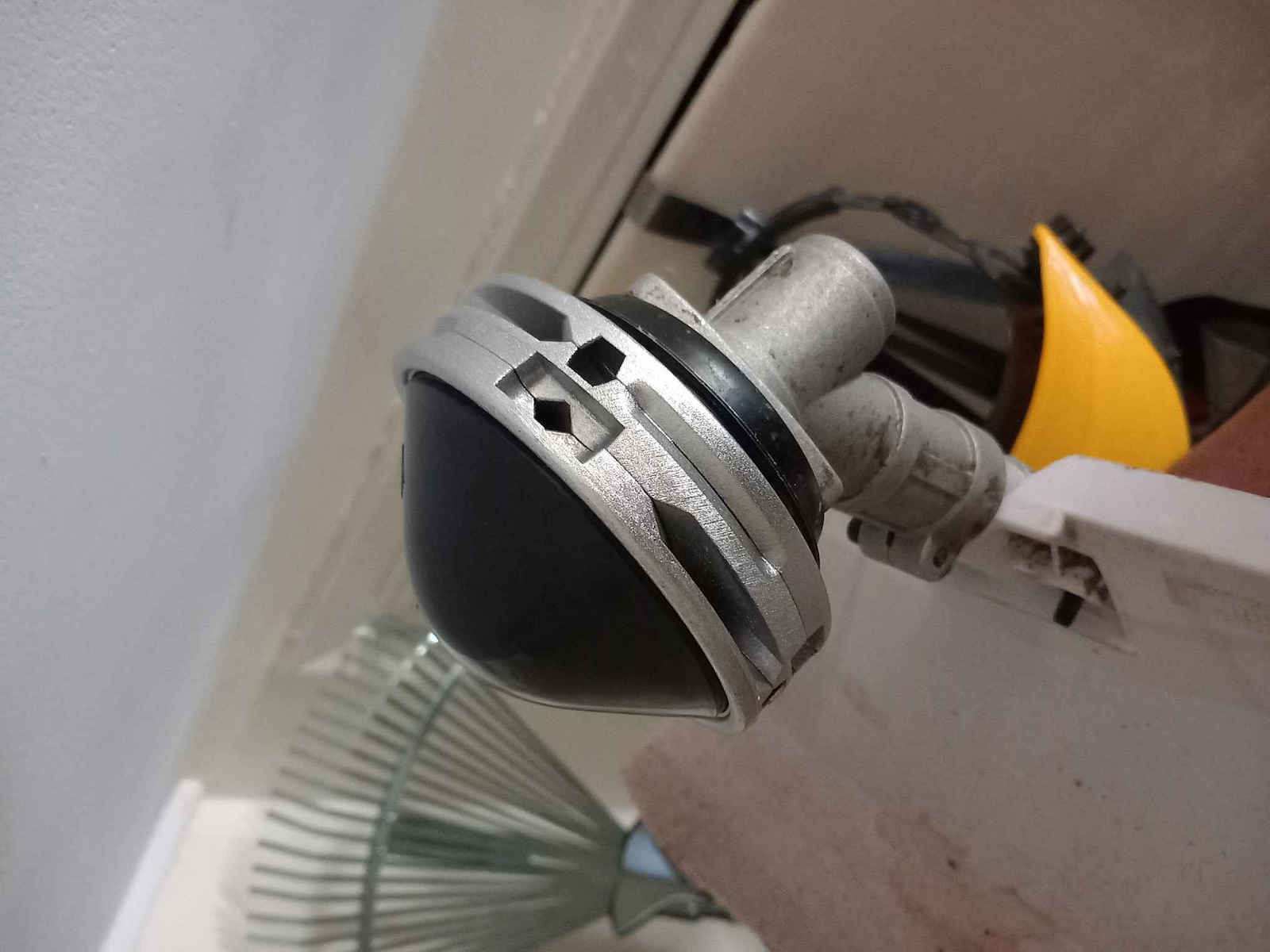 Total Χειροκίνητη Κεφαλή Easy Lock 4 Εξόδων Universal