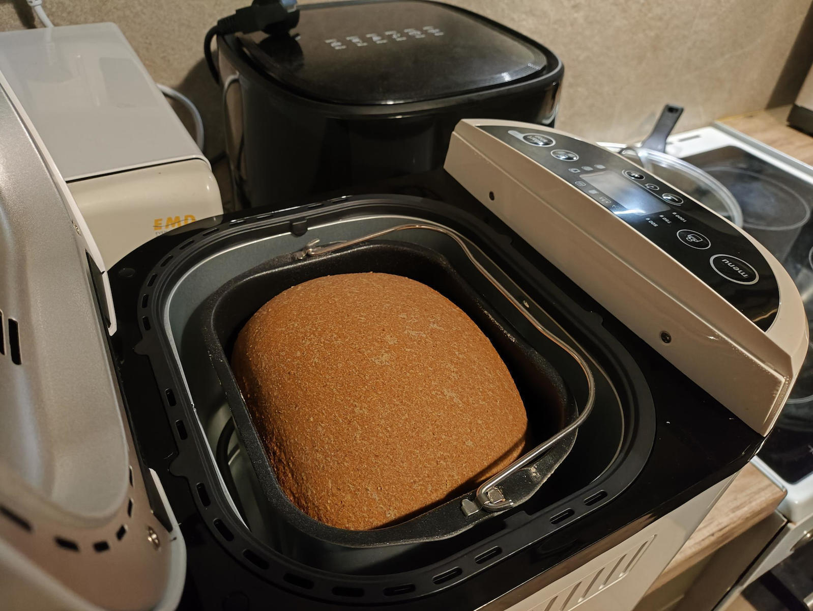 Tefal Pain Dore Mașină de pâine cu o putere de 720W și o capacitate de 1000gr cu 12 programe
