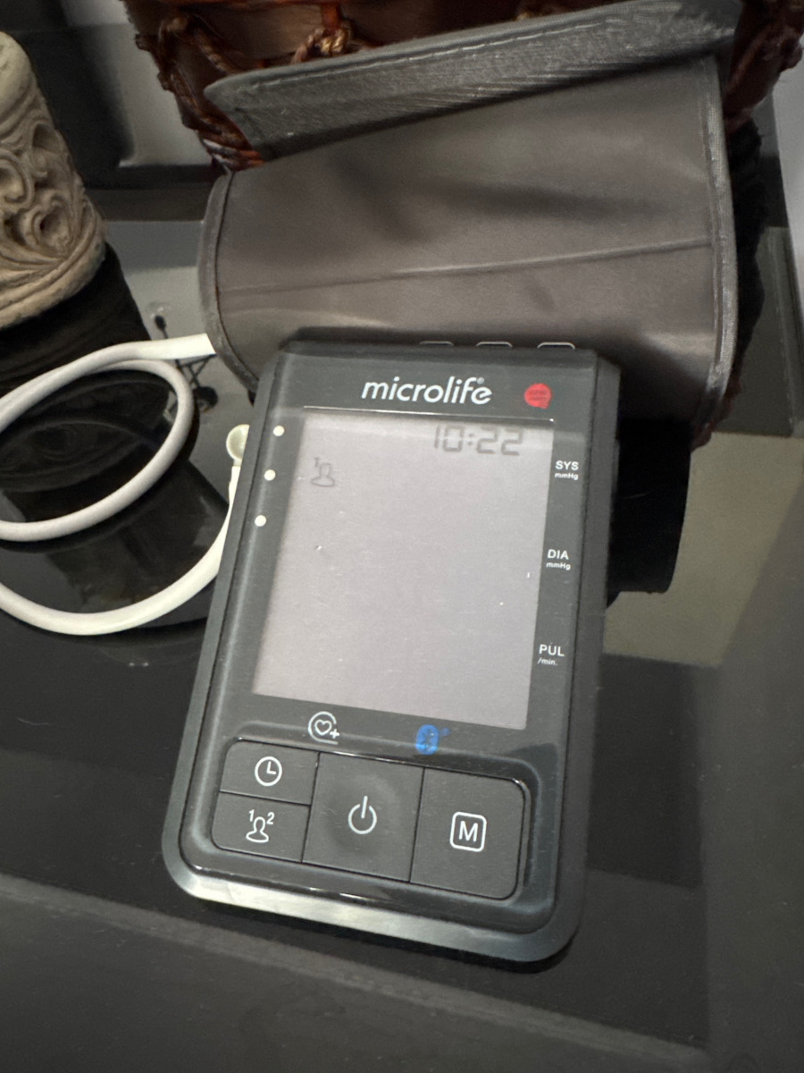 Microlife HD Corner B6 Connect Electronic Arm Blood Pressure Monitor Accuracy with Arrhythmia Detection & Bluetooth