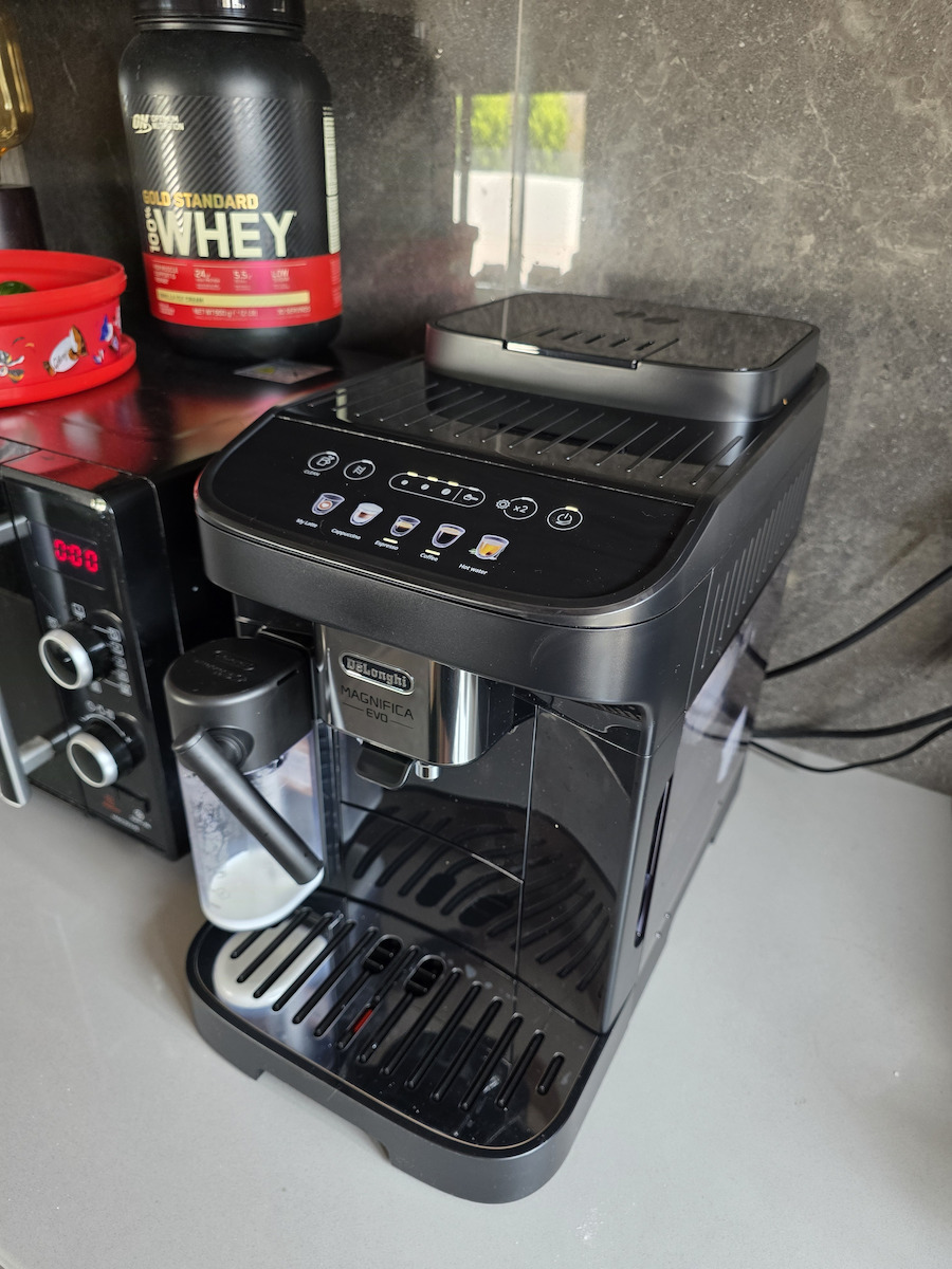 De'Longhi Magnifica Evo Automatic Espresso Machine 1450W Pressure