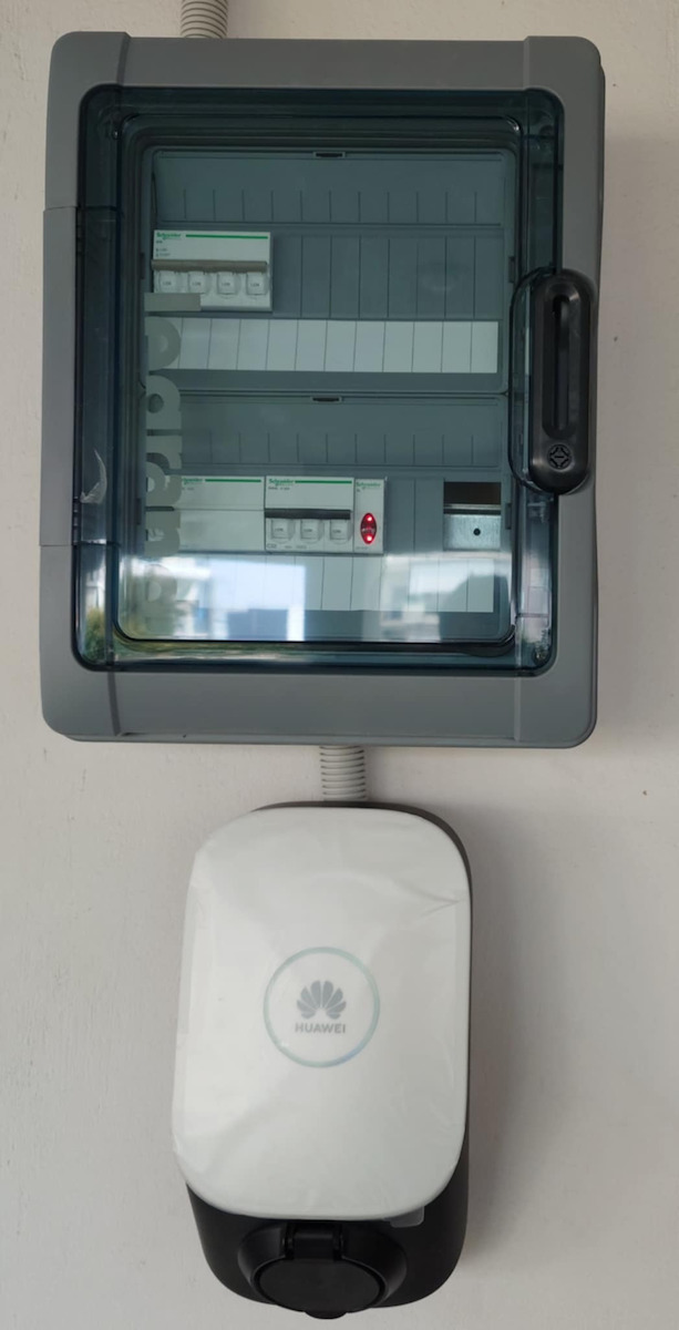 Huawei Wall Mounted Three-Phase 22kW Charging Station Type 2 (02314BXL-003)