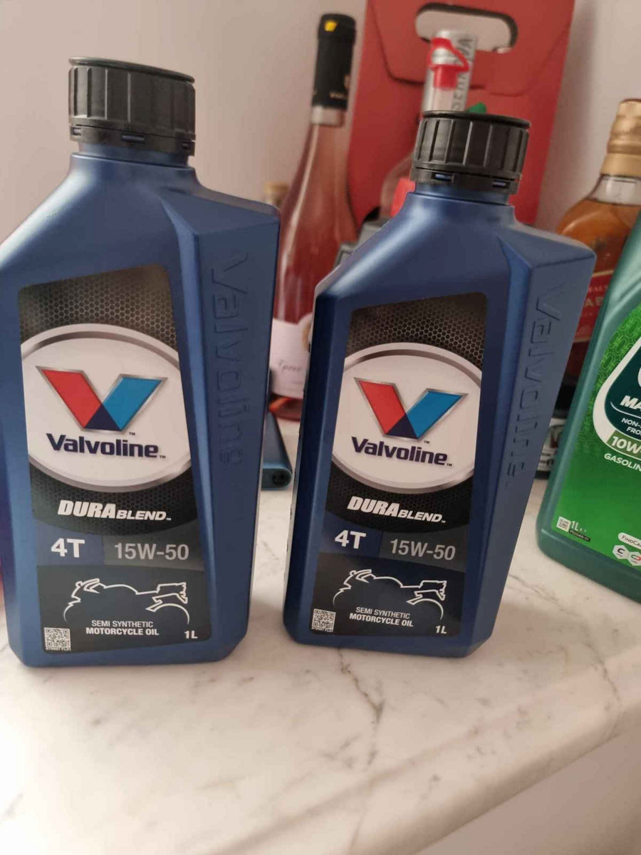 Valvoline DuraBlend 4T Масло за мотоциклети за четиритактови двигатели 10W-40 4лт