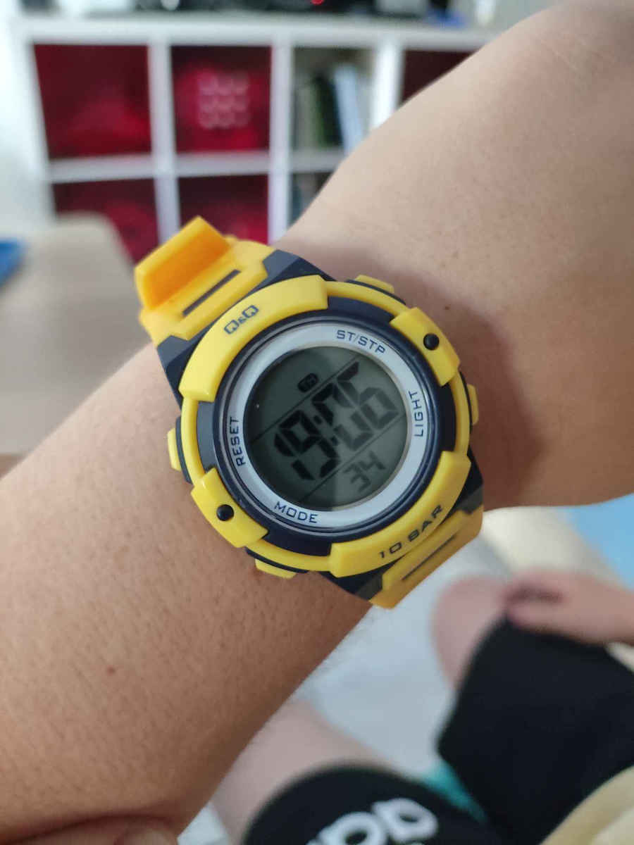 Q&Q Kids Analog Watch with Rubber/Plastic Strap Yellow