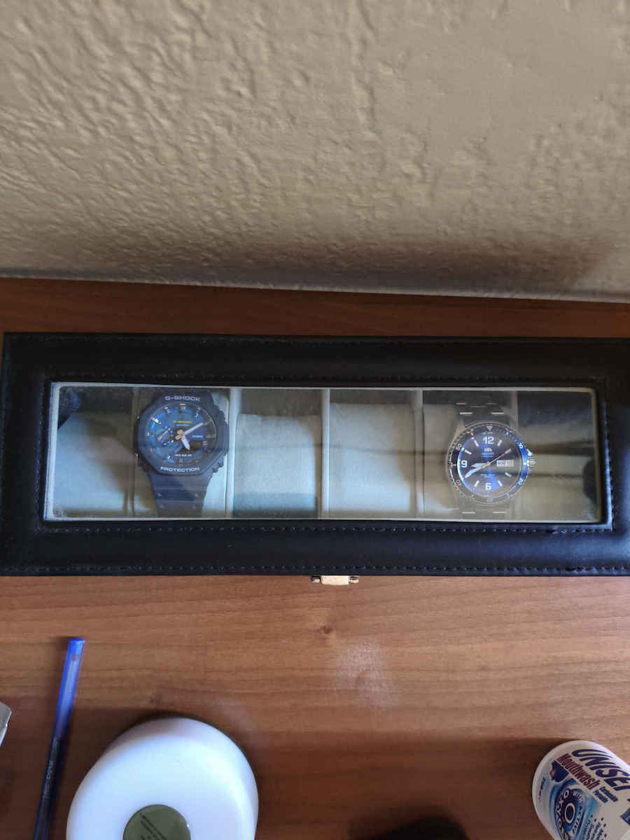 Songmics Wooden Case with transparent lid for 6 watches in Black color JWB06BK