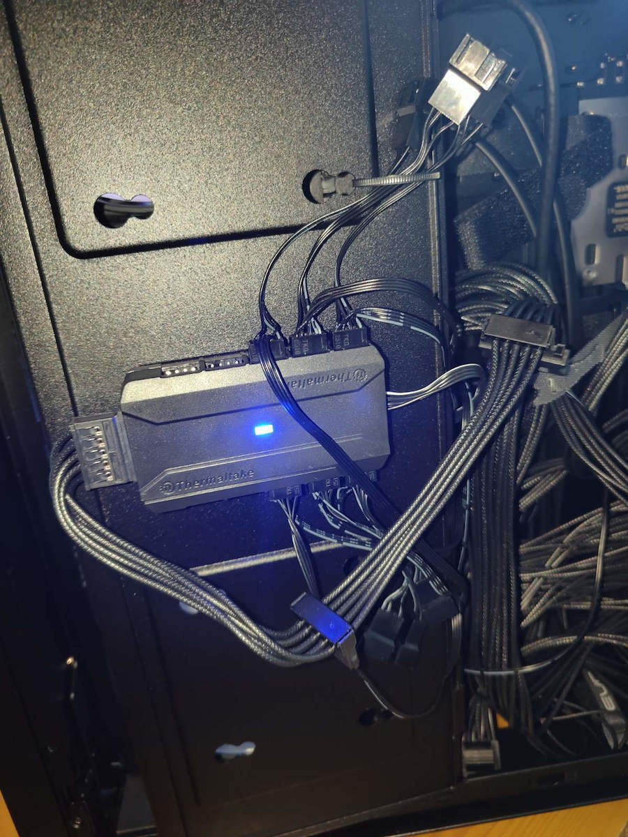 Thermaltake Commander FP Fan Controller