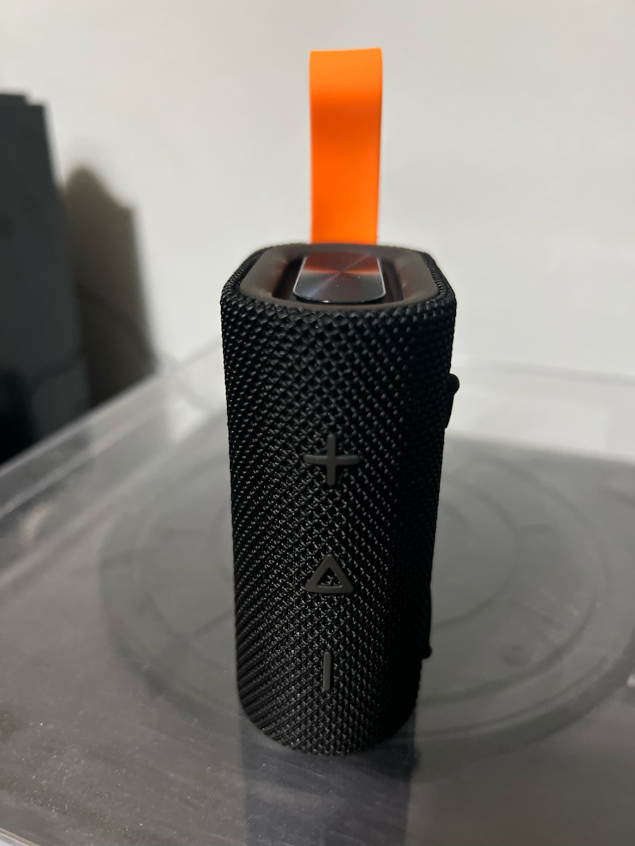 Xiaomi Pocket Waterproof Bluetooth Speaker 5W with Battery Life up to 10 hours Black
