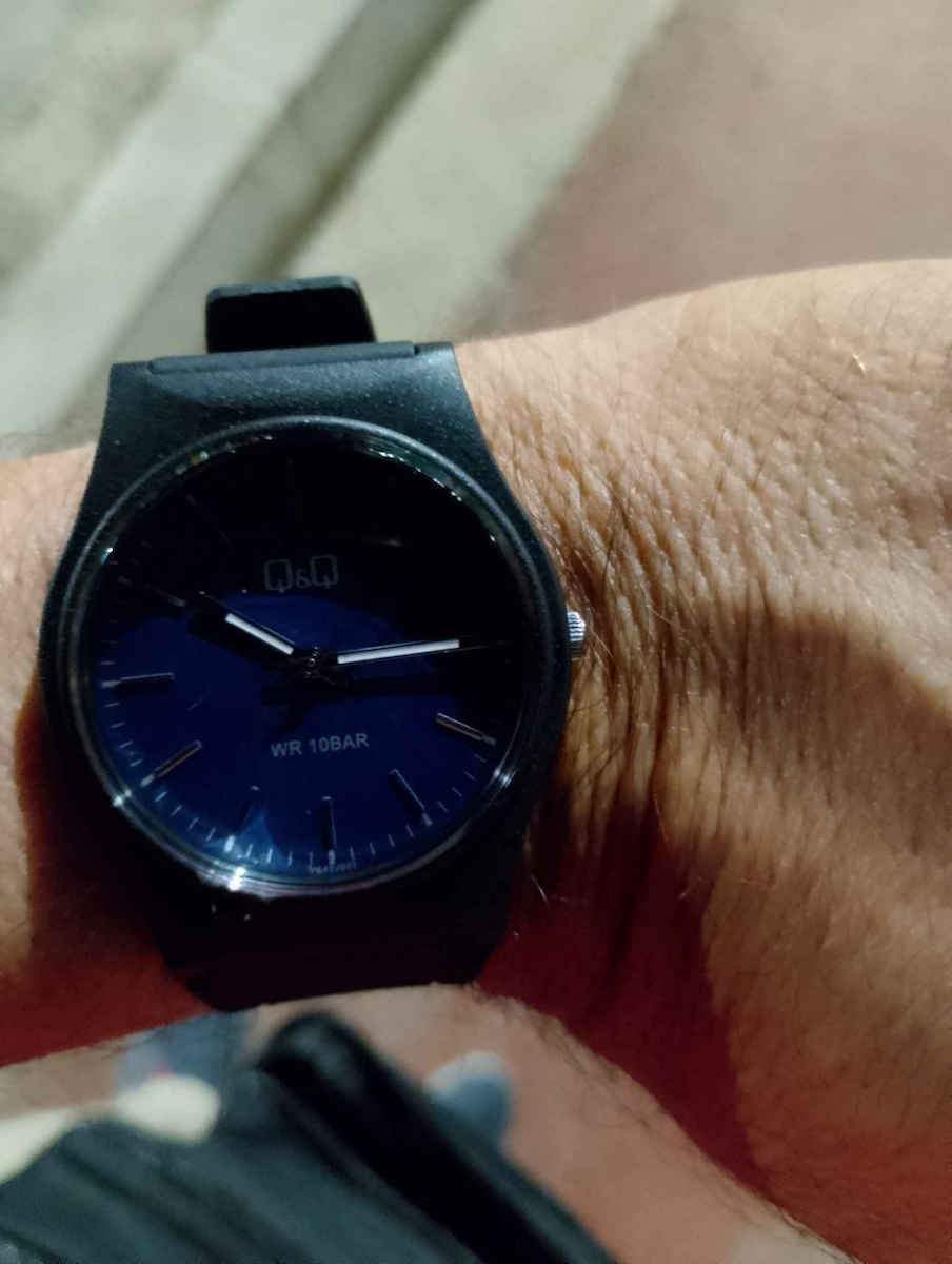 Q&Q Herrenuhr 40mm Batterie mit Schwarz Kautschukarmband