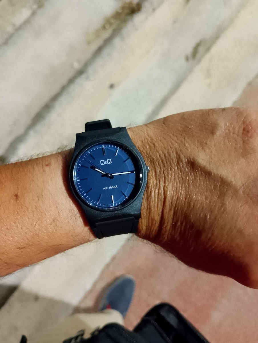 Q&Q Herrenuhr 40mm Batterie mit Schwarz Kautschukarmband