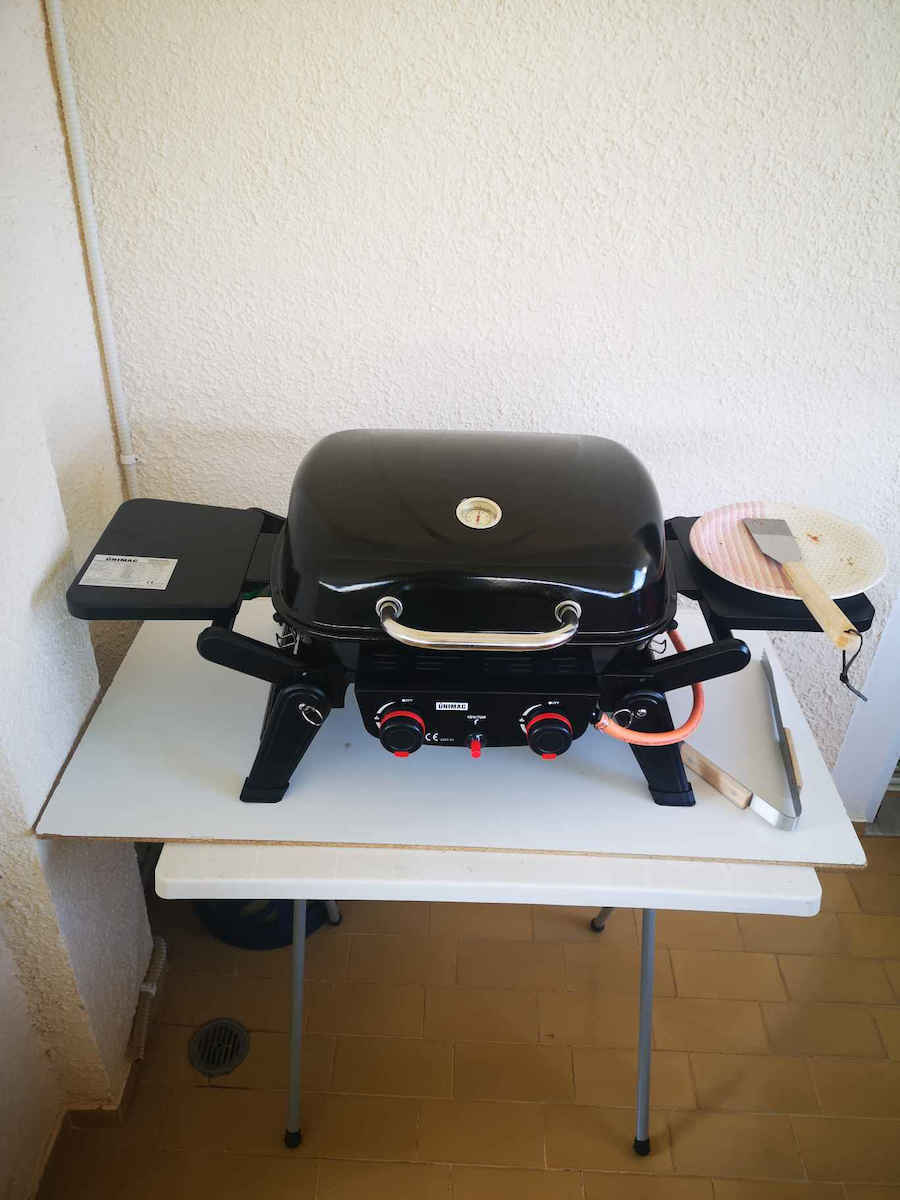 Unimac Portable Gas Grill with 2 pcs 5kW