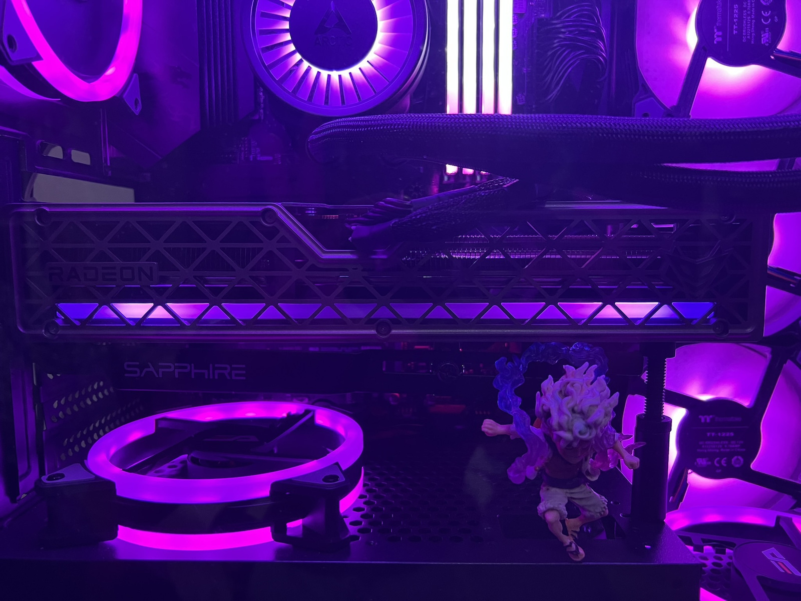 Sapphire Radeon RX 9060 XT 16GB GDDR6 NITRO+ Graphics Card
